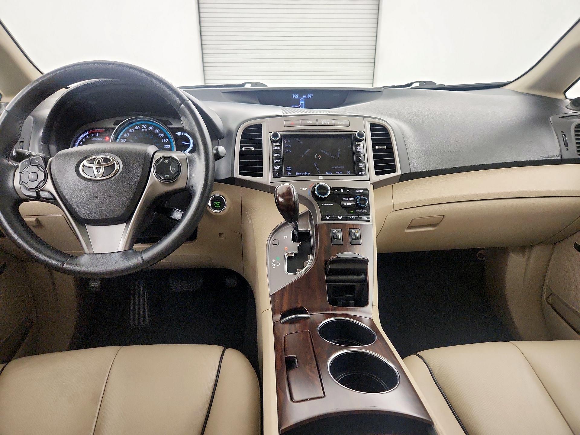 Thumbnail: 2014 Toyota Venza - 9