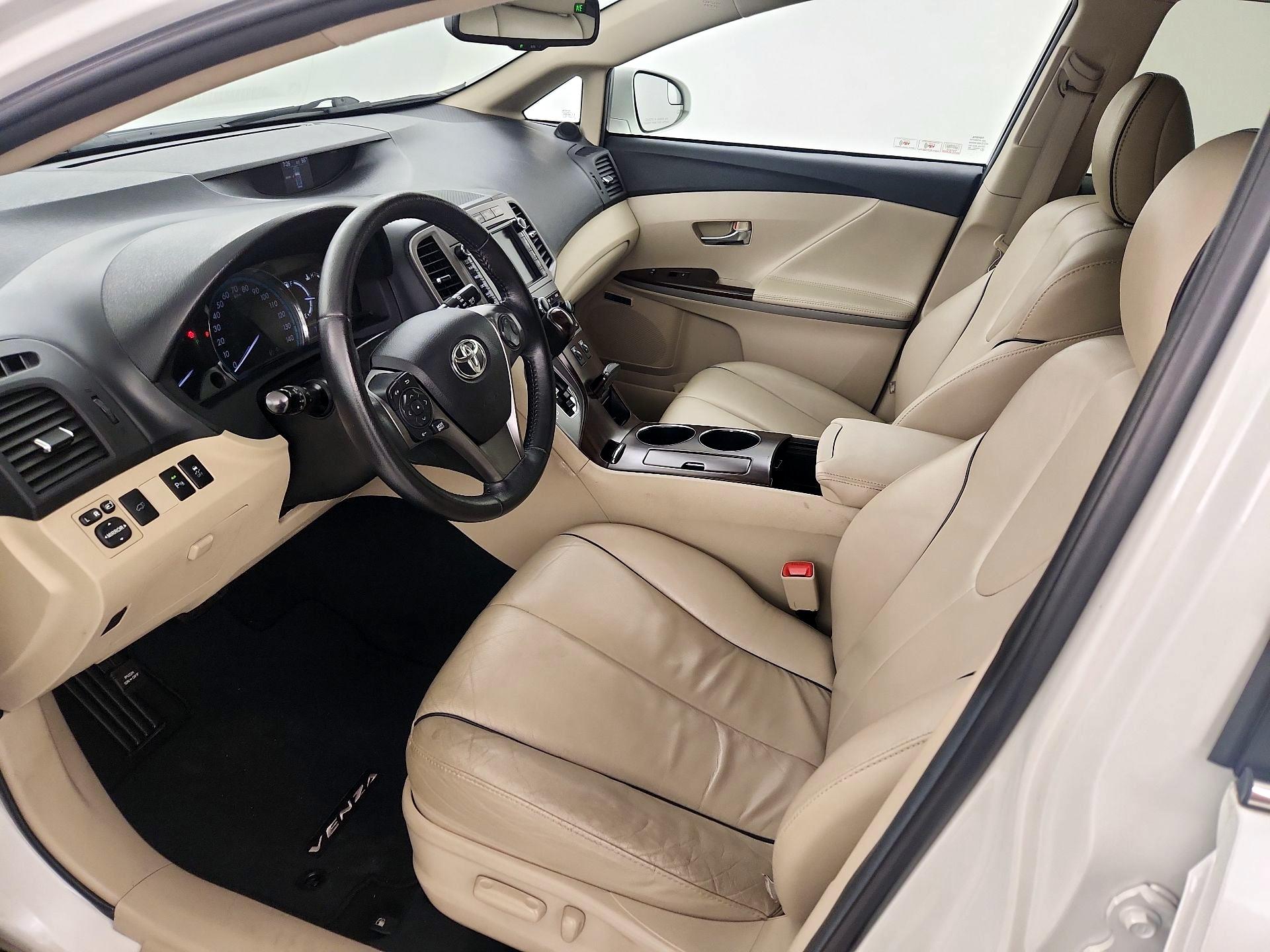 Thumbnail: 2014 Toyota Venza - 11