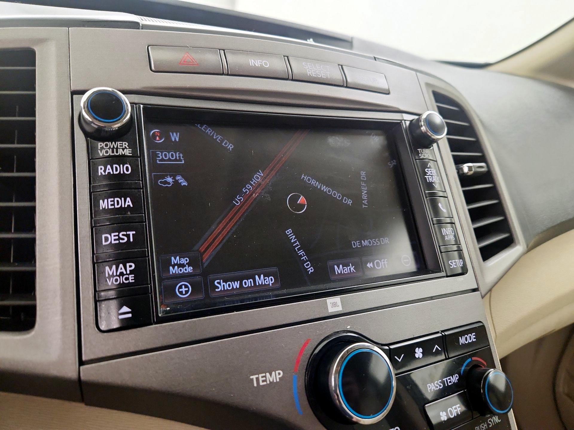 Thumbnail: 2014 Toyota Venza - 14