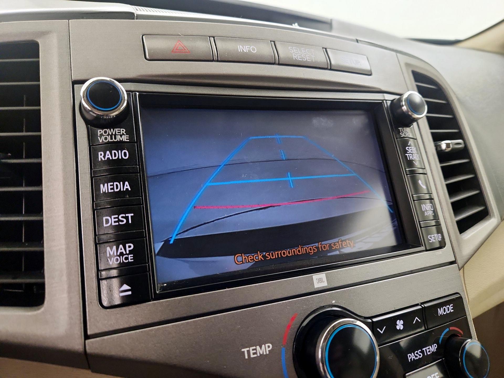 Thumbnail: 2014 Toyota Venza - 15