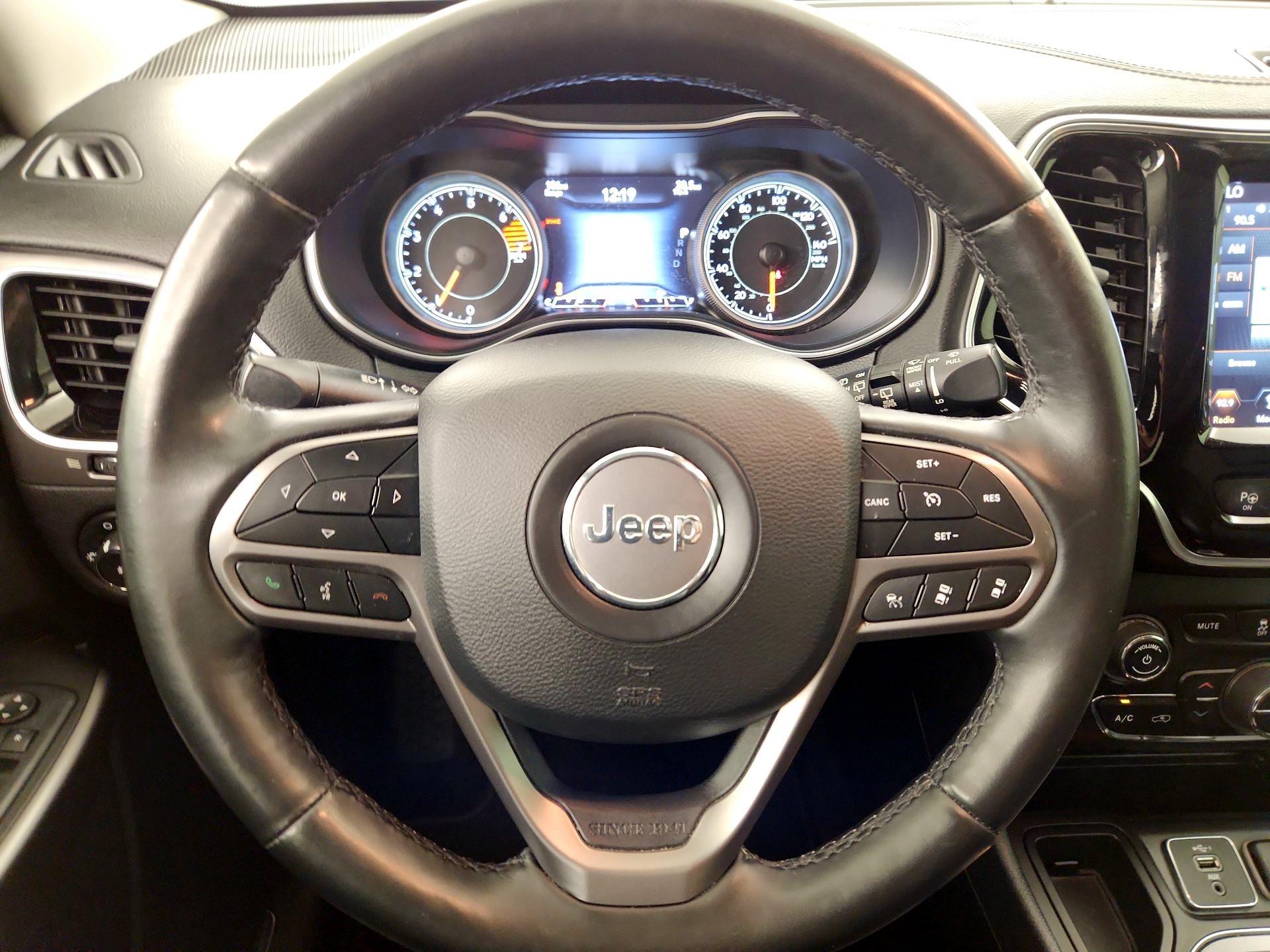 Thumbnail: 2019 Jeep Cherokee - 10