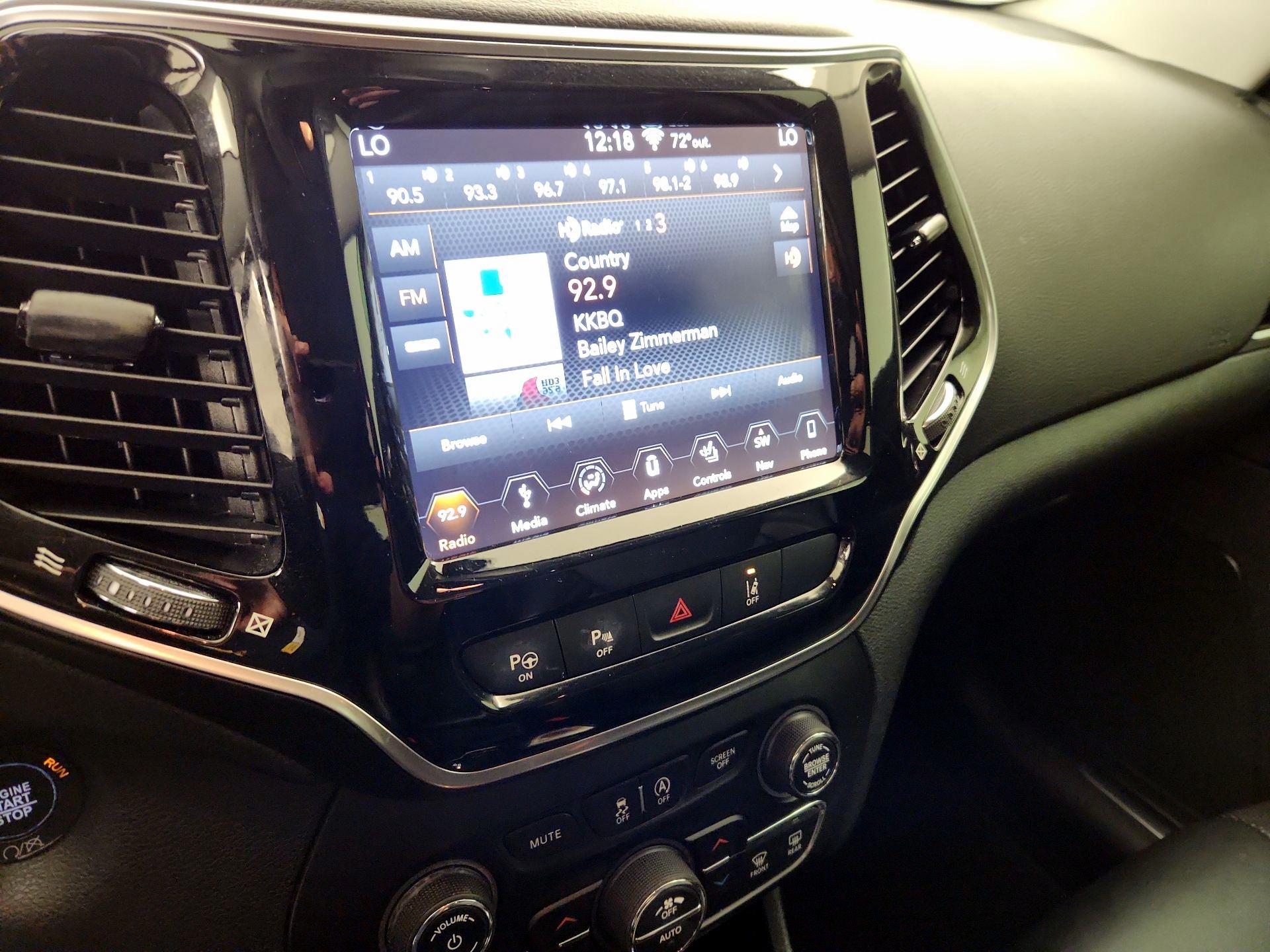 Thumbnail: 2019 Jeep Cherokee - 16