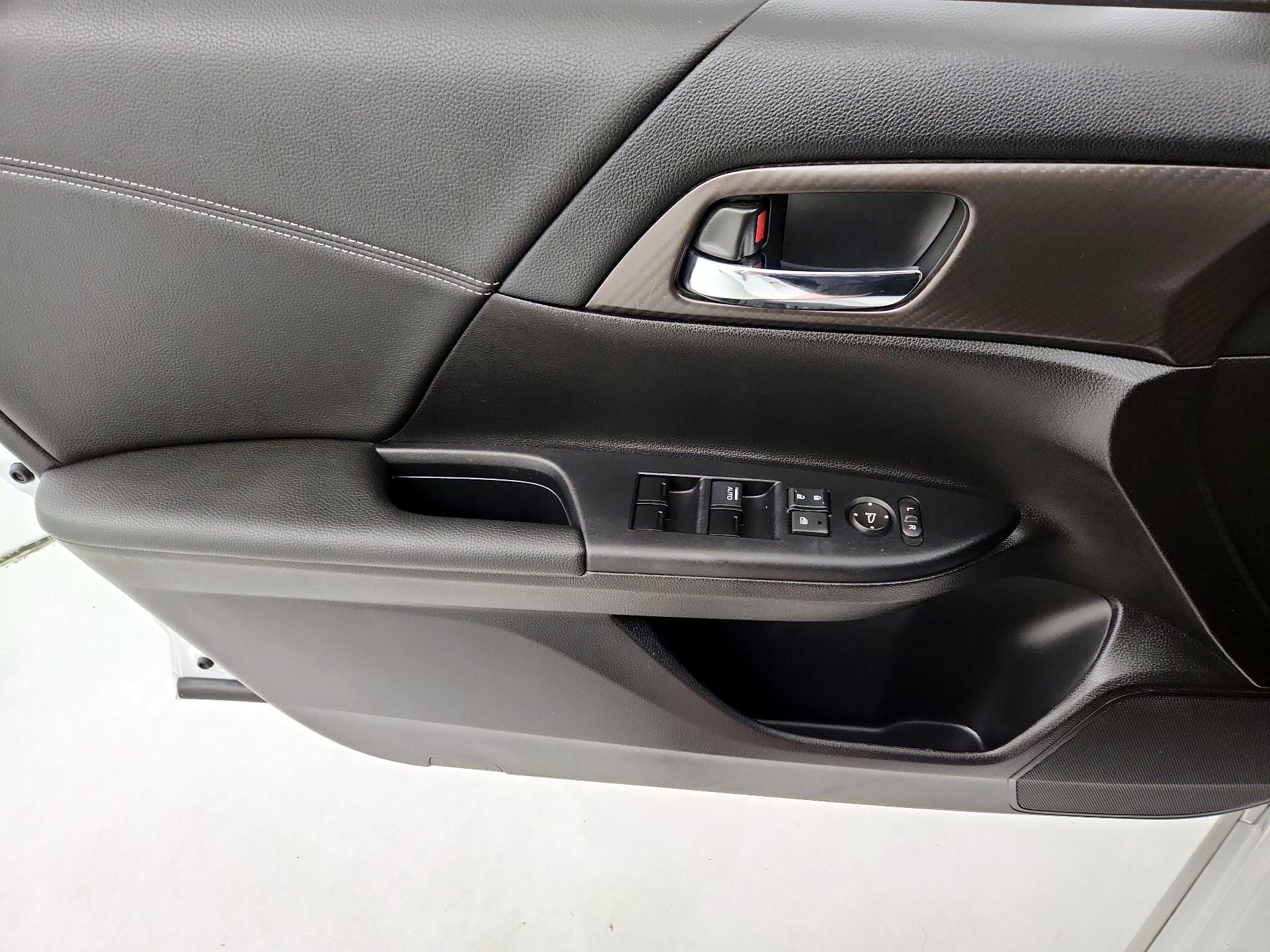 Thumbnail: 2017 Honda Accord - 12