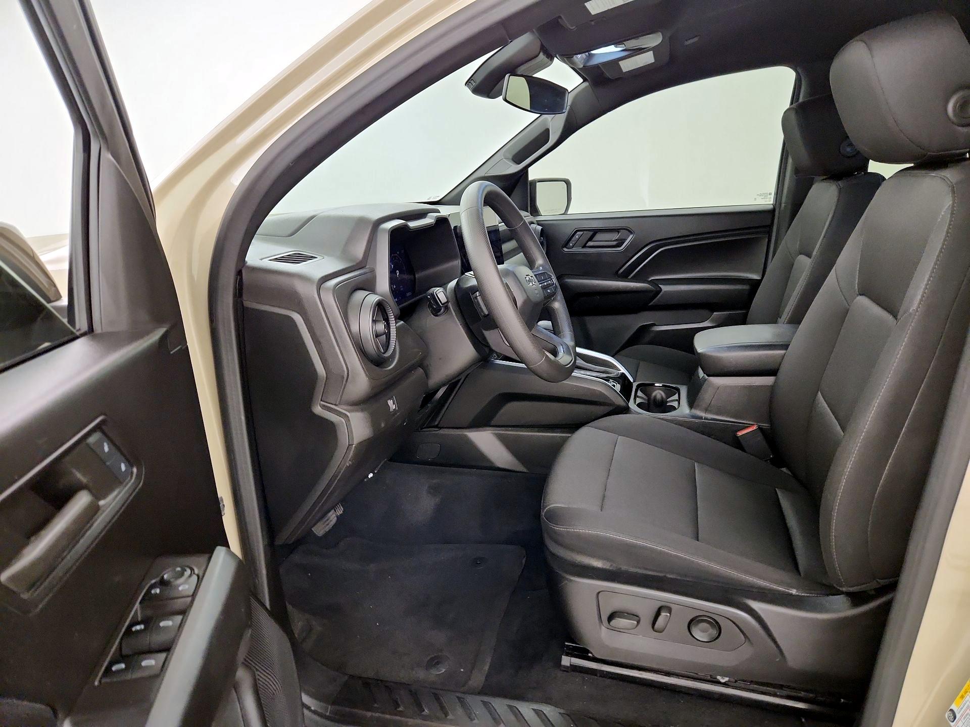 Thumbnail: 2024 Chevrolet Colorado - 11