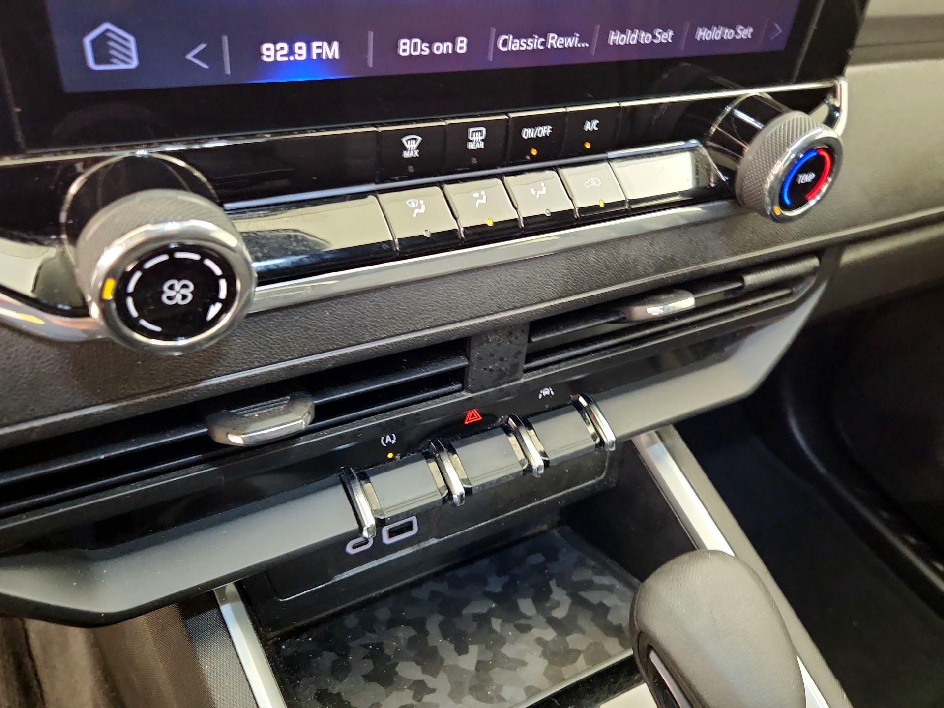 Thumbnail: 2024 Chevrolet Colorado - 16