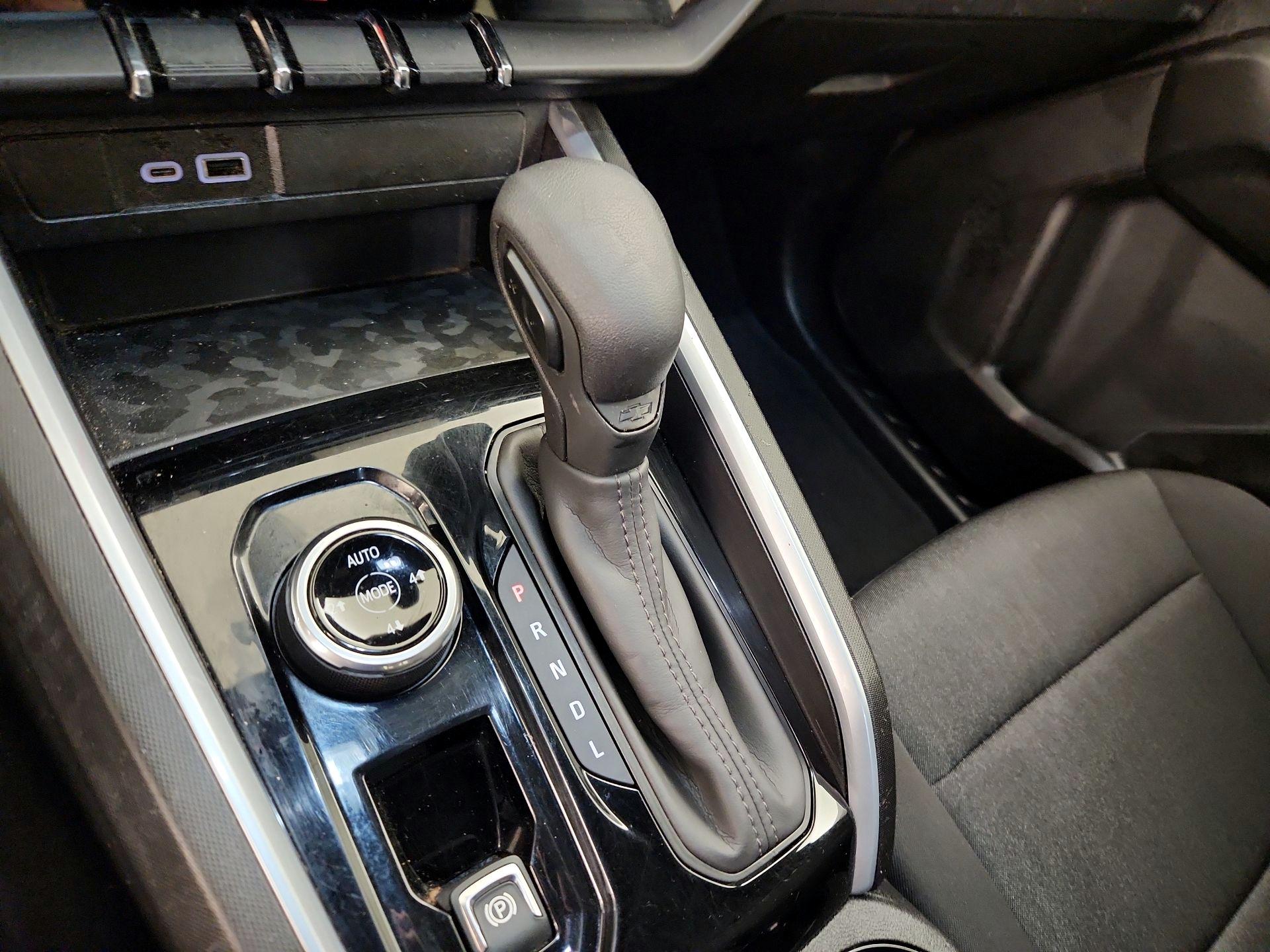 Thumbnail: 2024 Chevrolet Colorado - 17