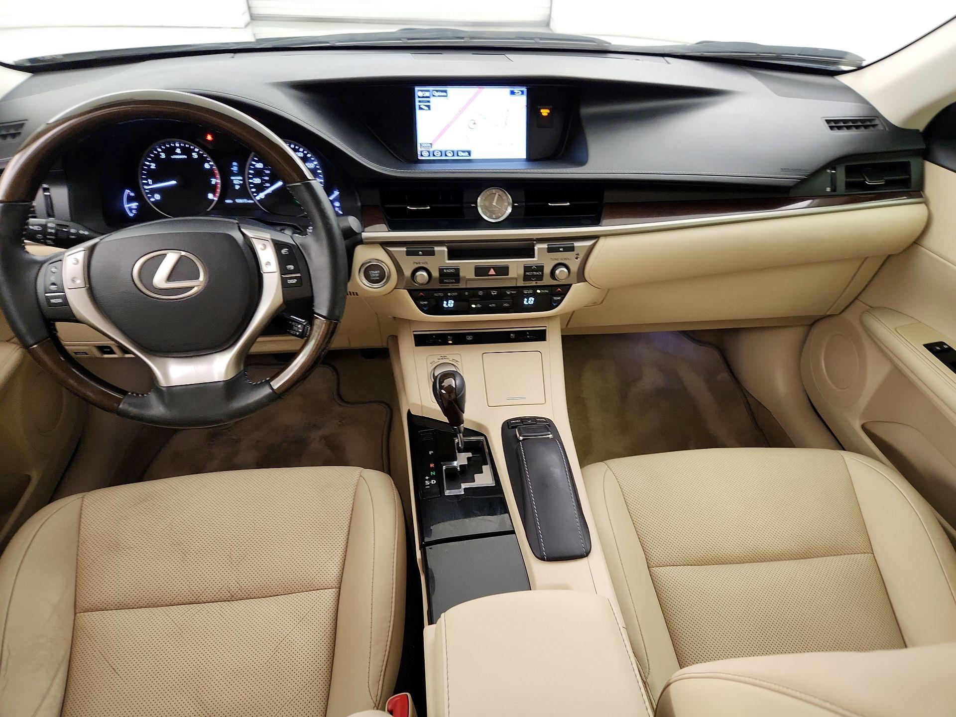 Thumbnail: 2015 Lexus ES - 9