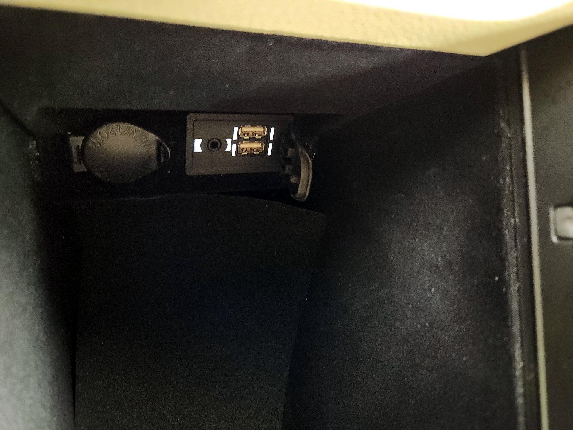 Thumbnail: 2015 Lexus ES - 19