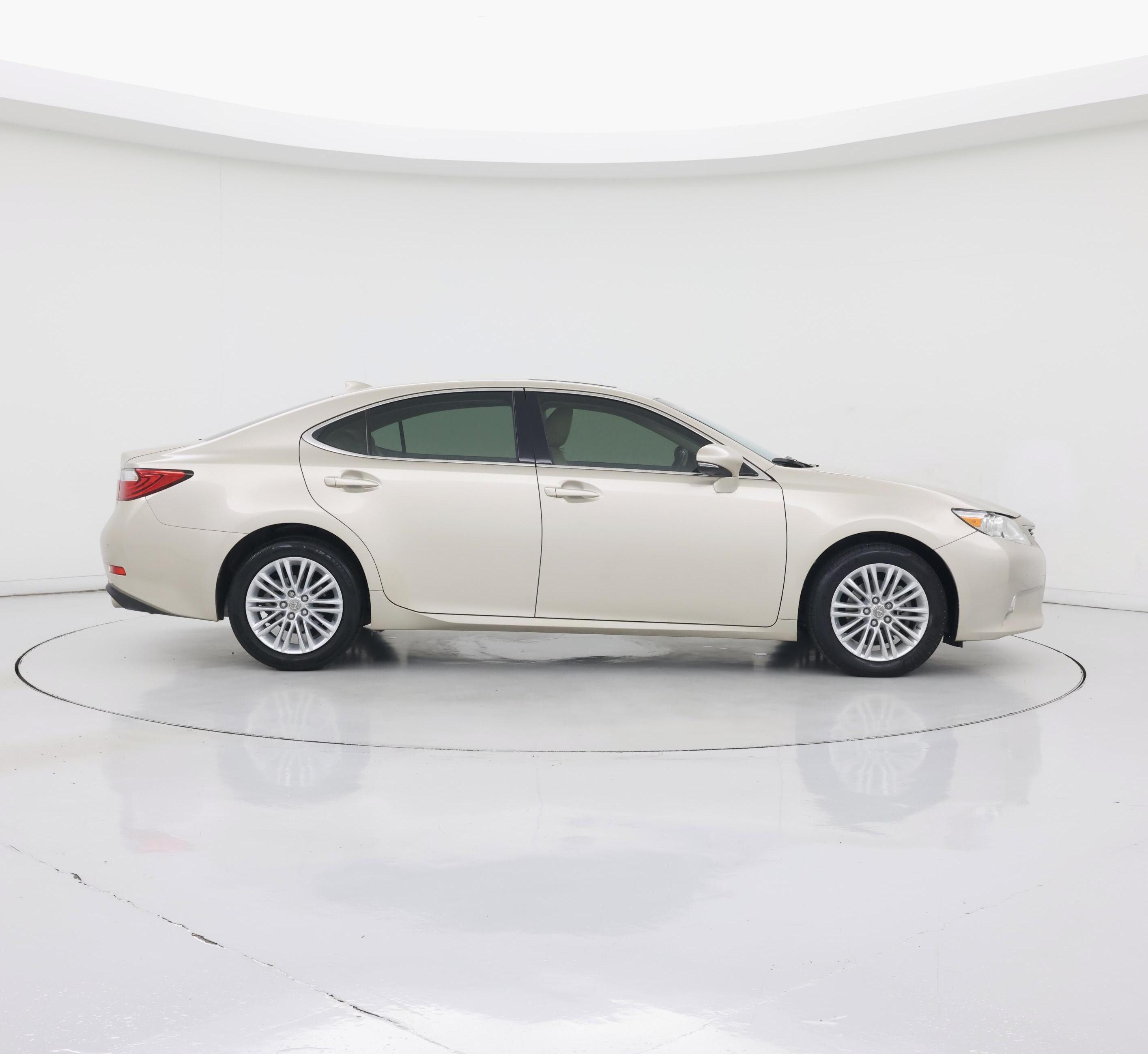 Thumbnail: 2015 Lexus ES - 7