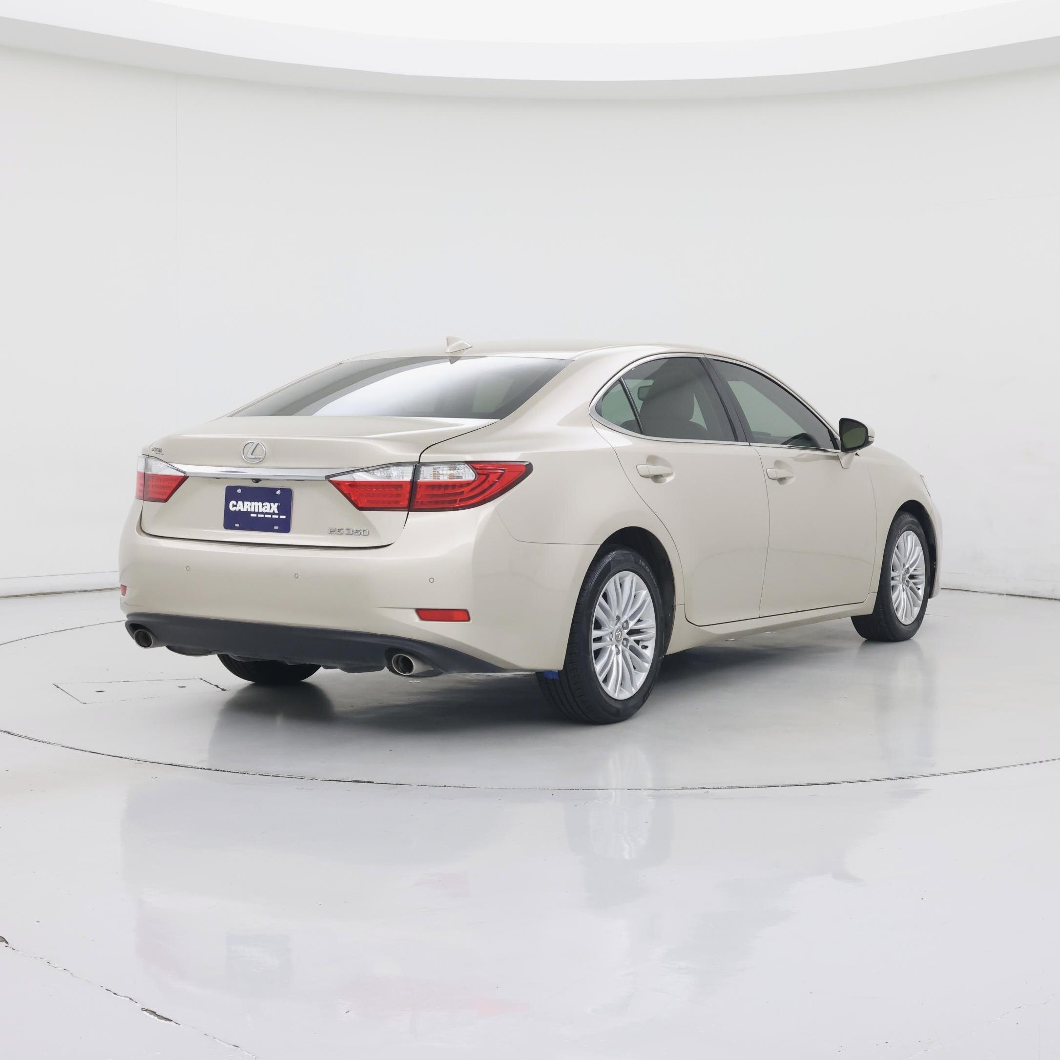 Thumbnail: 2015 Lexus ES - 8