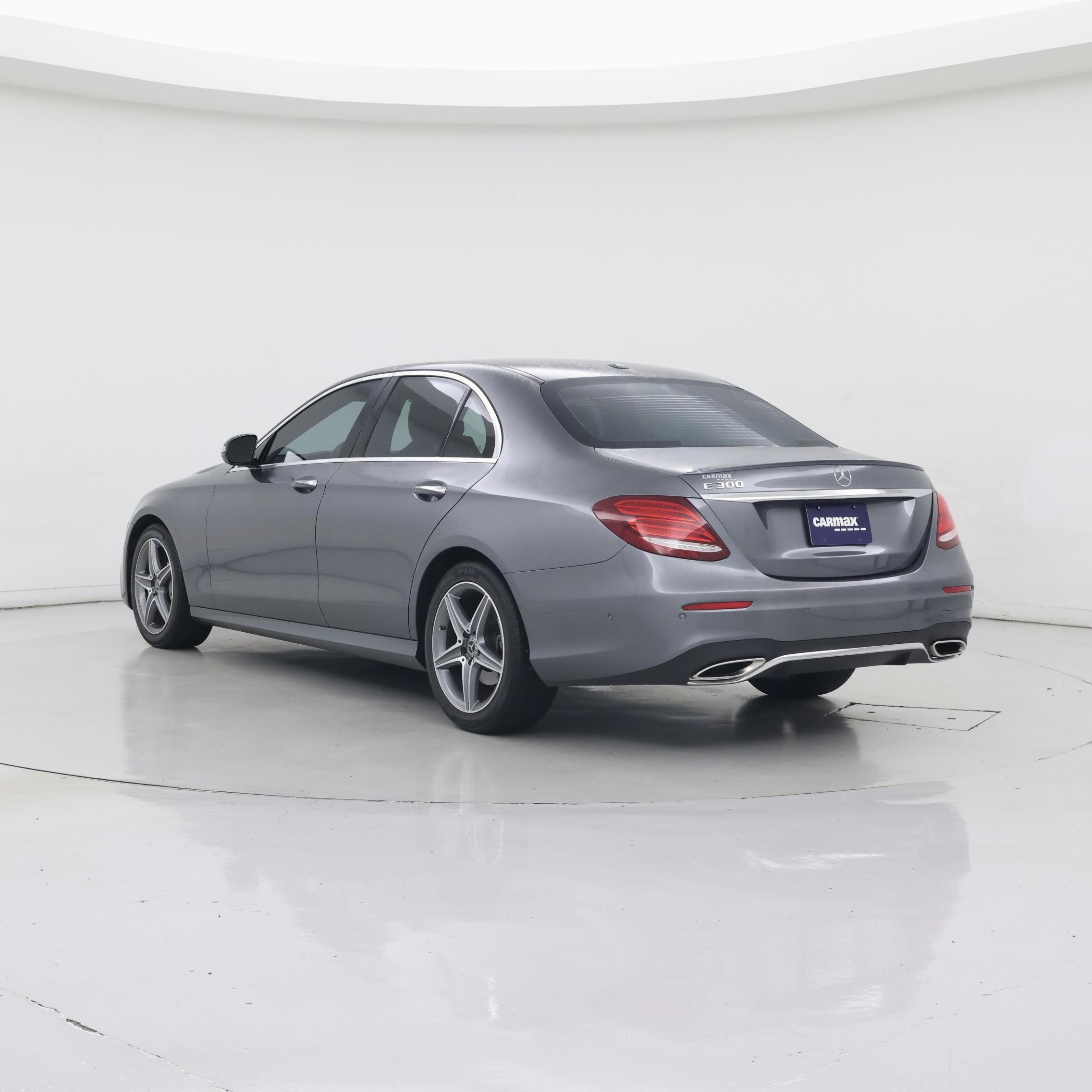 Thumbnail: 2018 Mercedes-Benz E-Class - 2