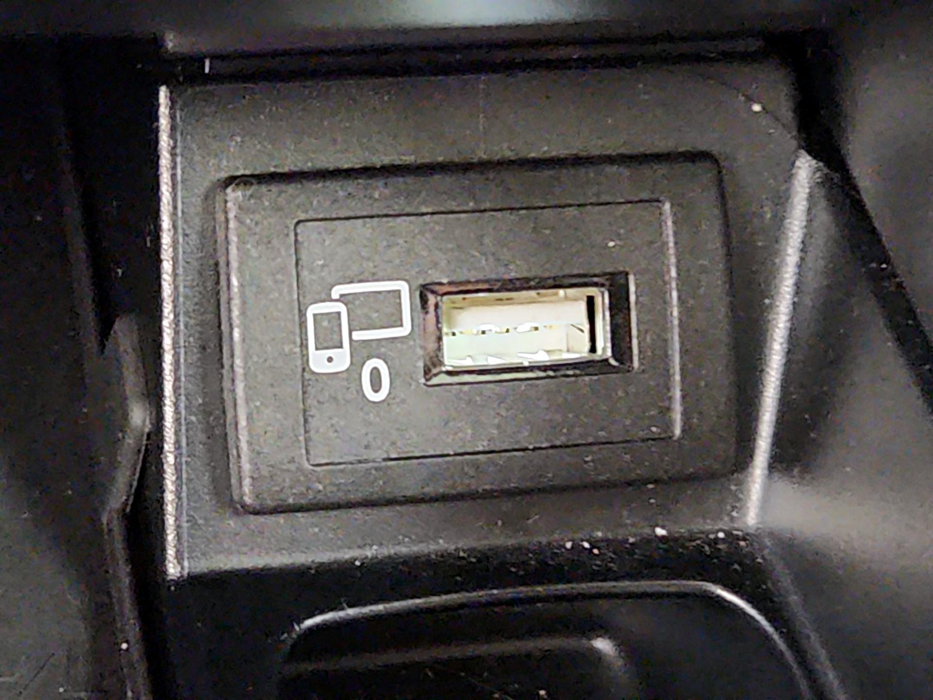 Thumbnail: 2018 Mercedes-Benz E-Class - 19