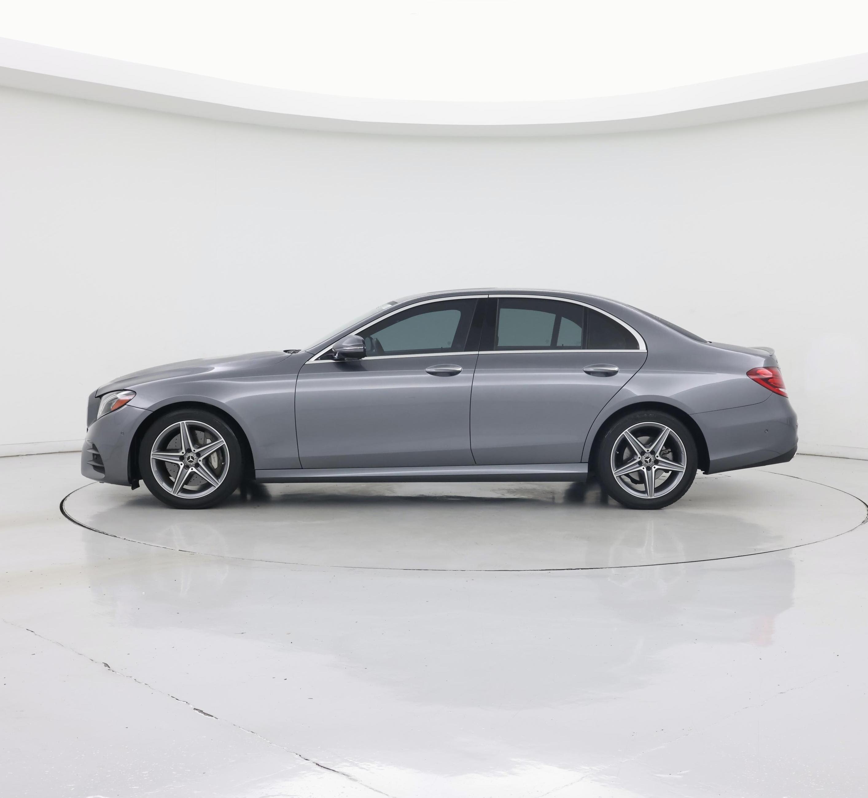 Thumbnail: 2018 Mercedes-Benz E-Class - 3