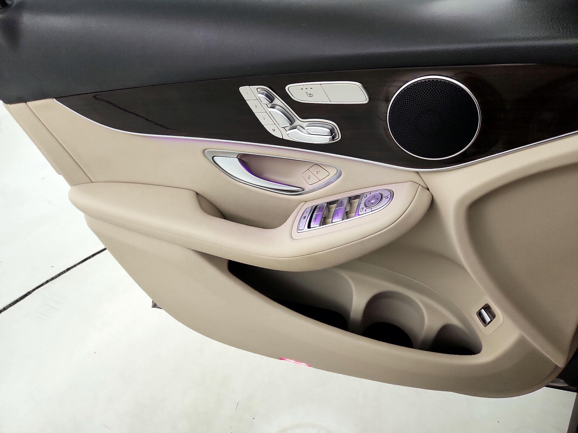 Thumbnail: 2022 Mercedes-Benz GLC - 12