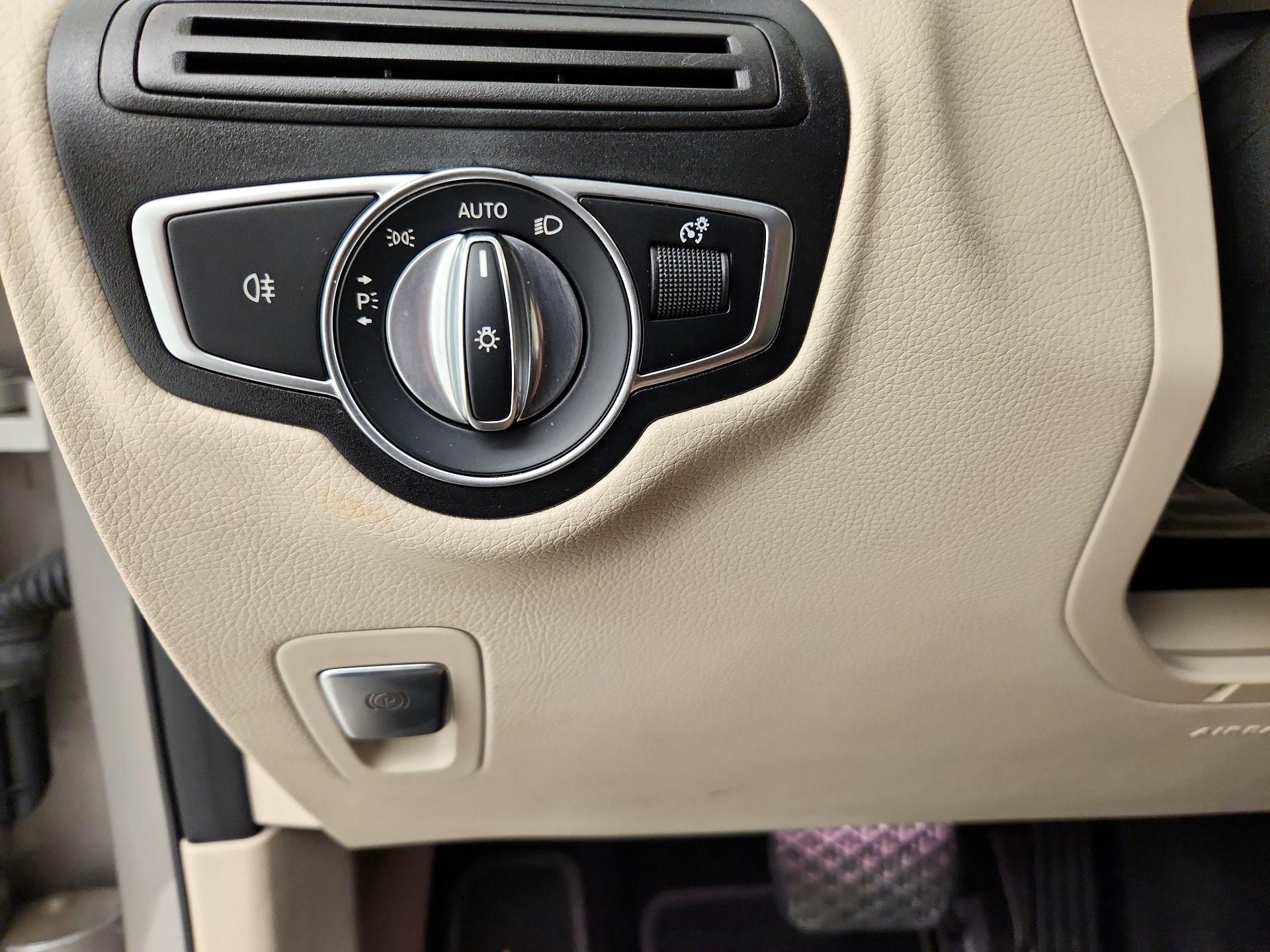 Thumbnail: 2022 Mercedes-Benz GLC - 13