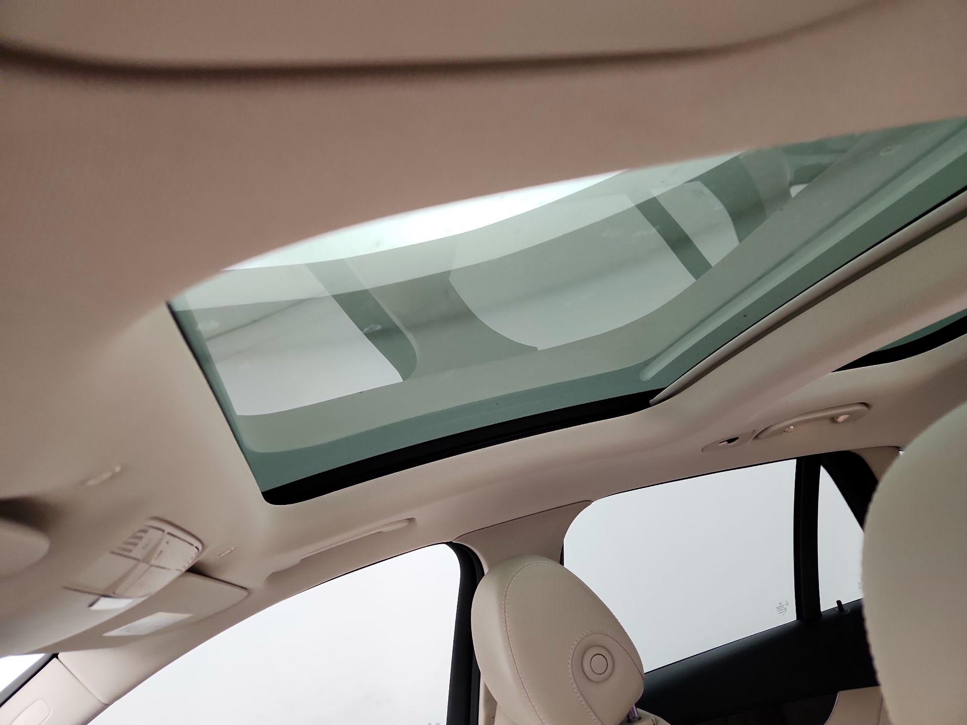 Thumbnail: 2022 Mercedes-Benz GLC - 19