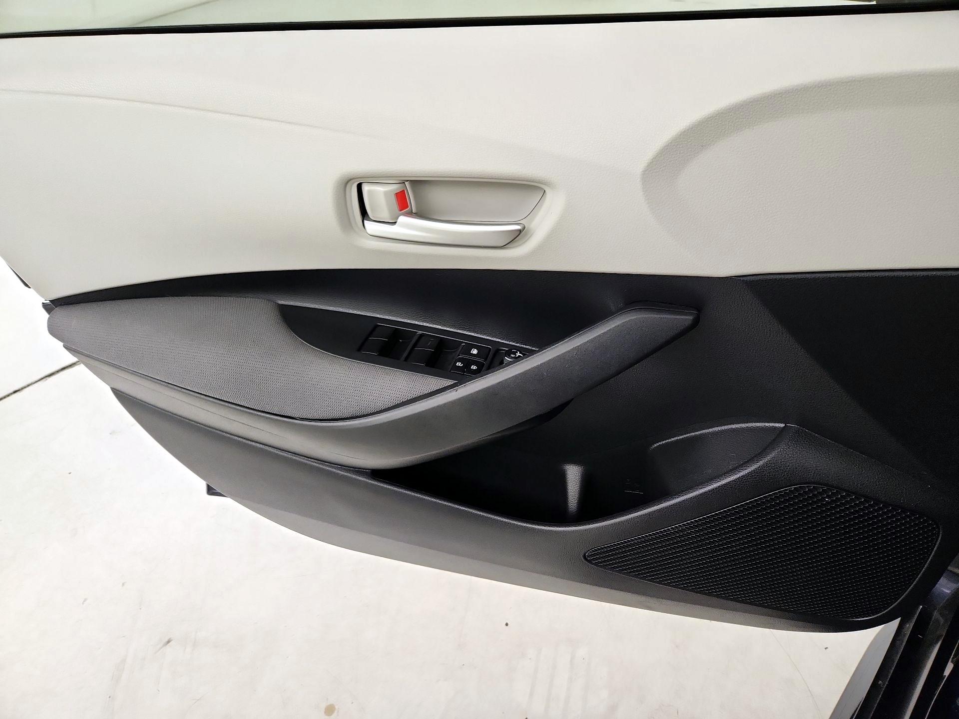 Thumbnail: 2021 Toyota Corolla - 12