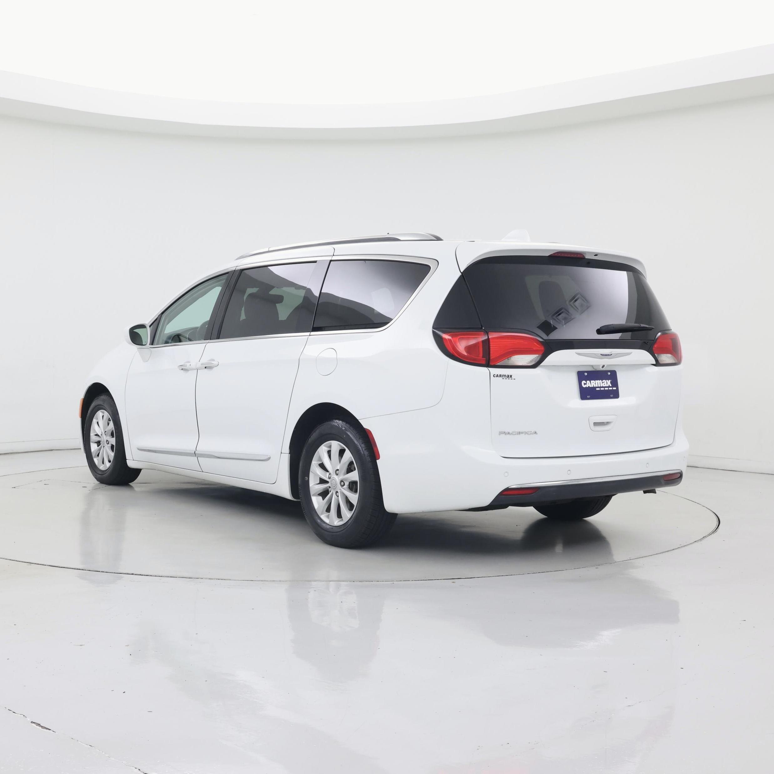 Thumbnail: 2019 Chrysler Pacifica - 2