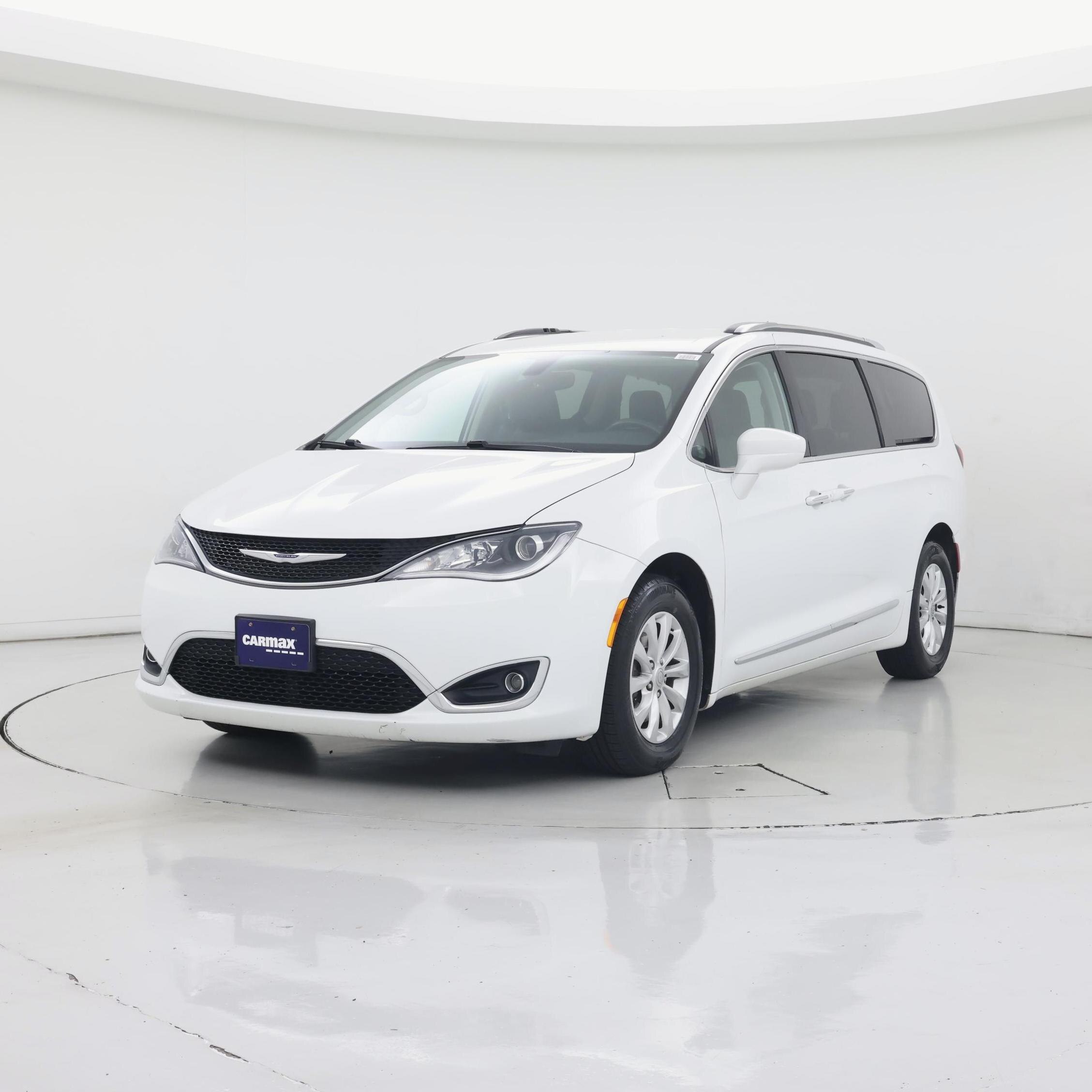 Thumbnail: 2019 Chrysler Pacifica - 4
