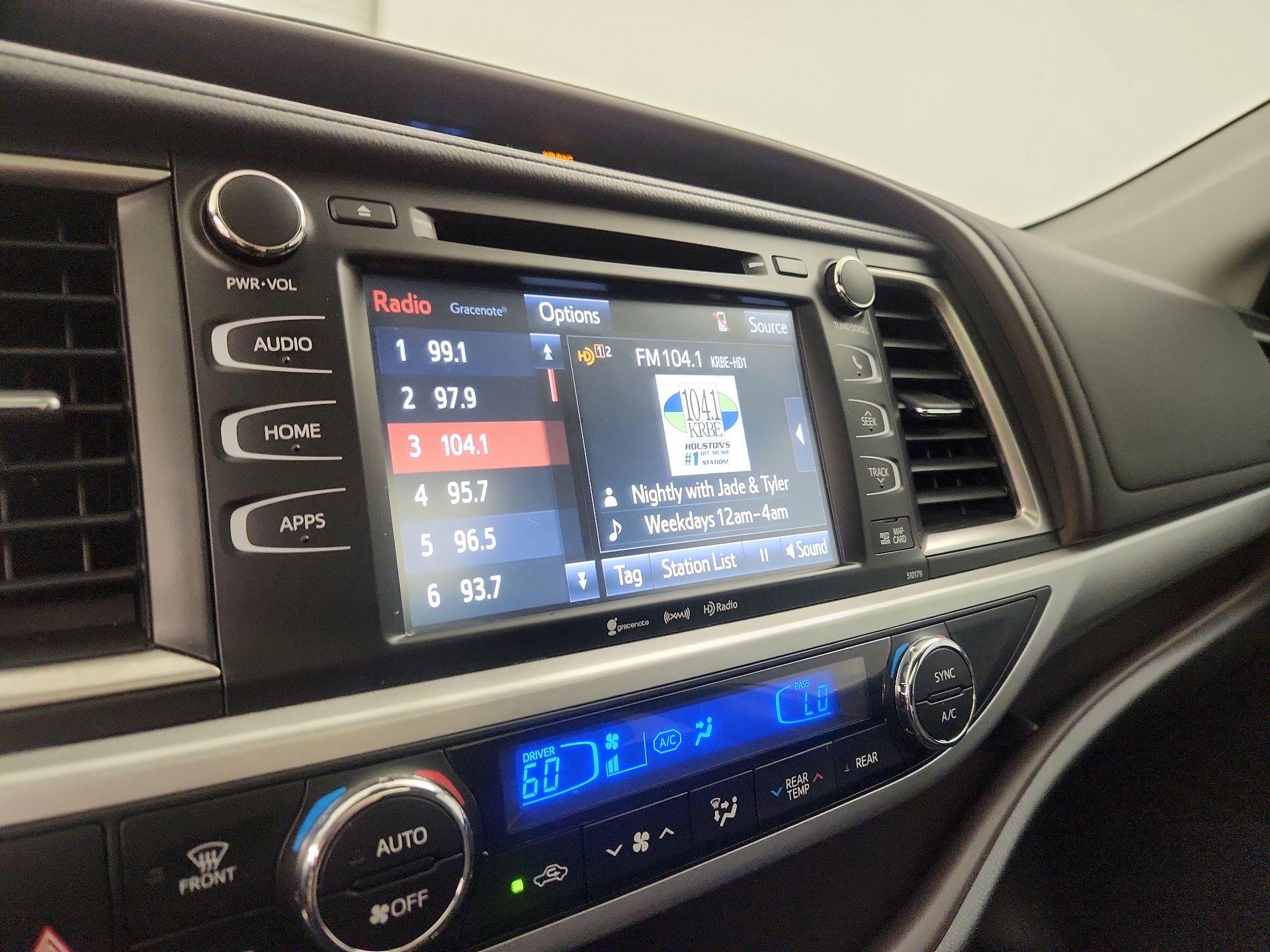 Thumbnail: 2018 Toyota Highlander - 16