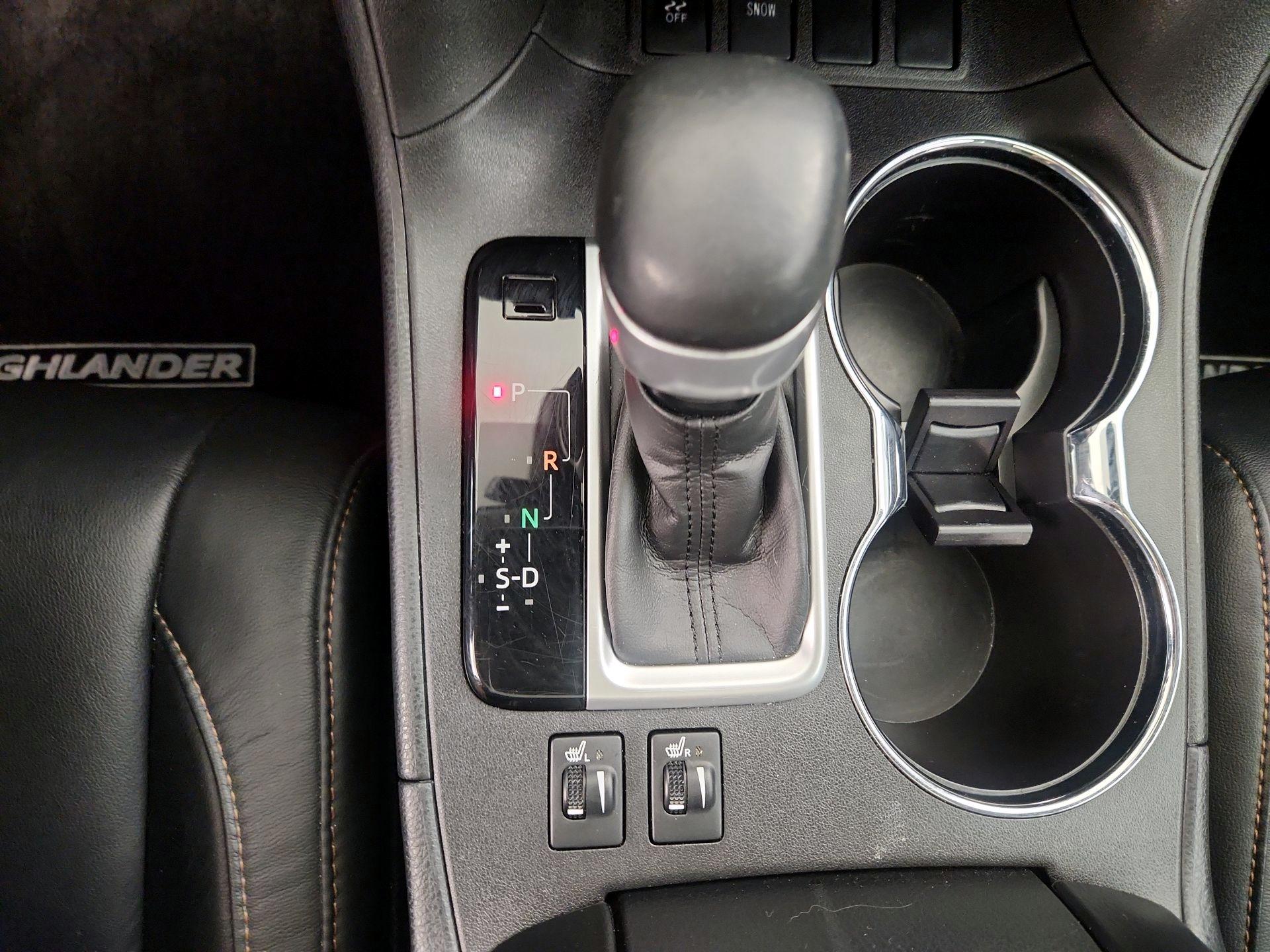 Thumbnail: 2018 Toyota Highlander - 18