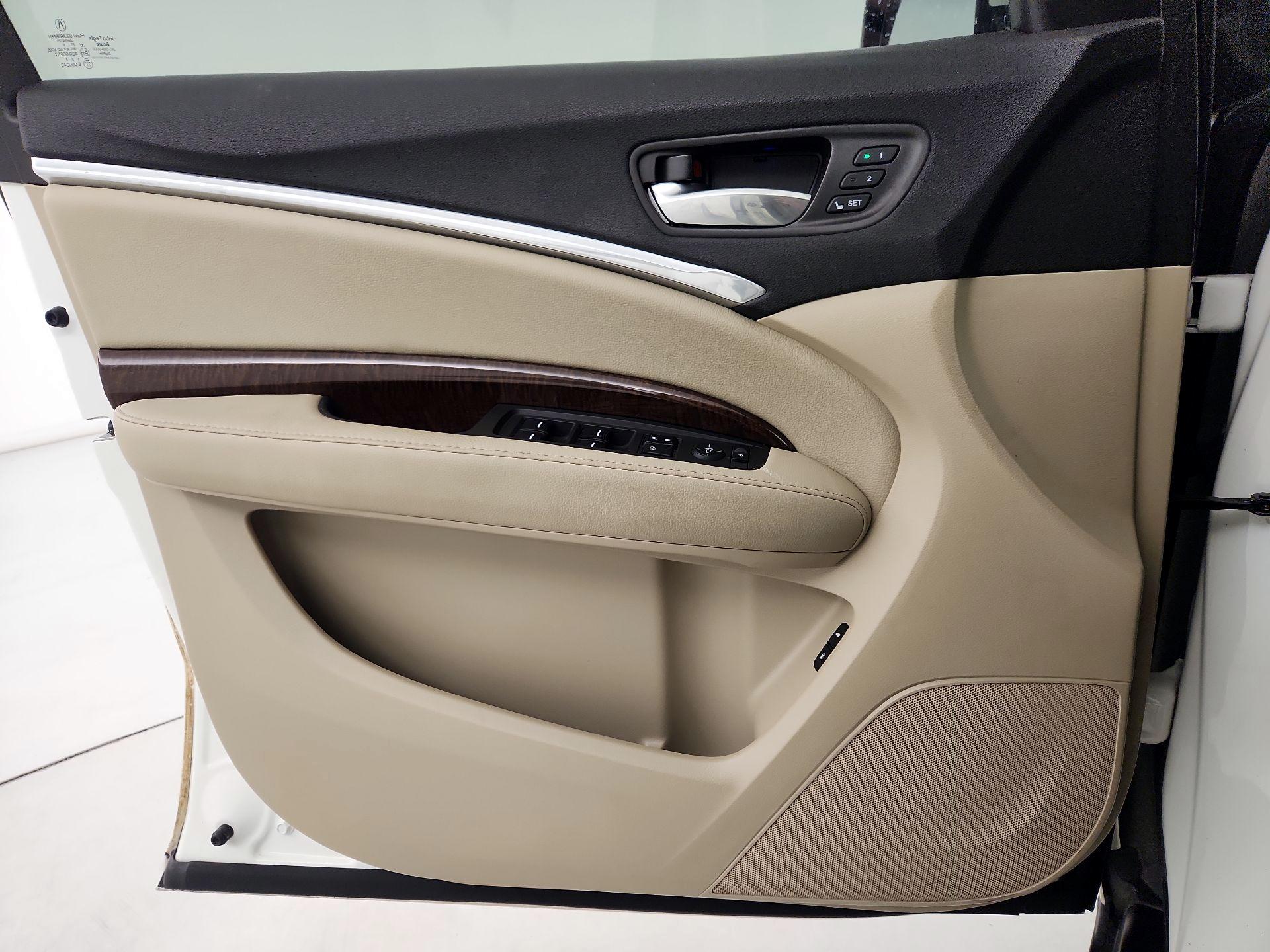 Thumbnail: 2017 Acura MDX - 12