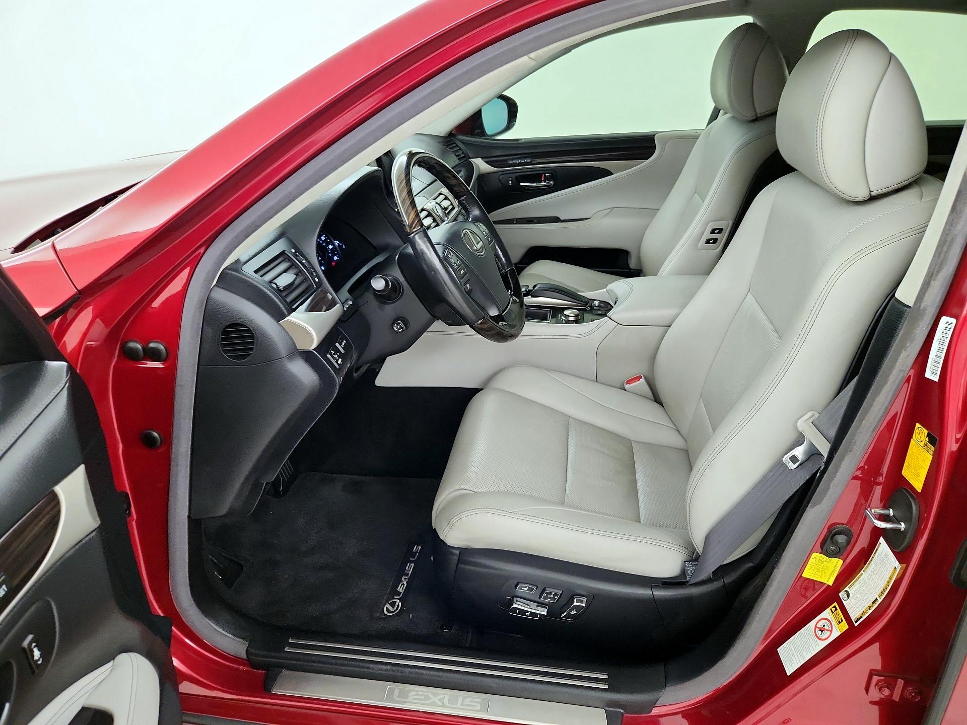 Thumbnail: 2014 Lexus LS - 11