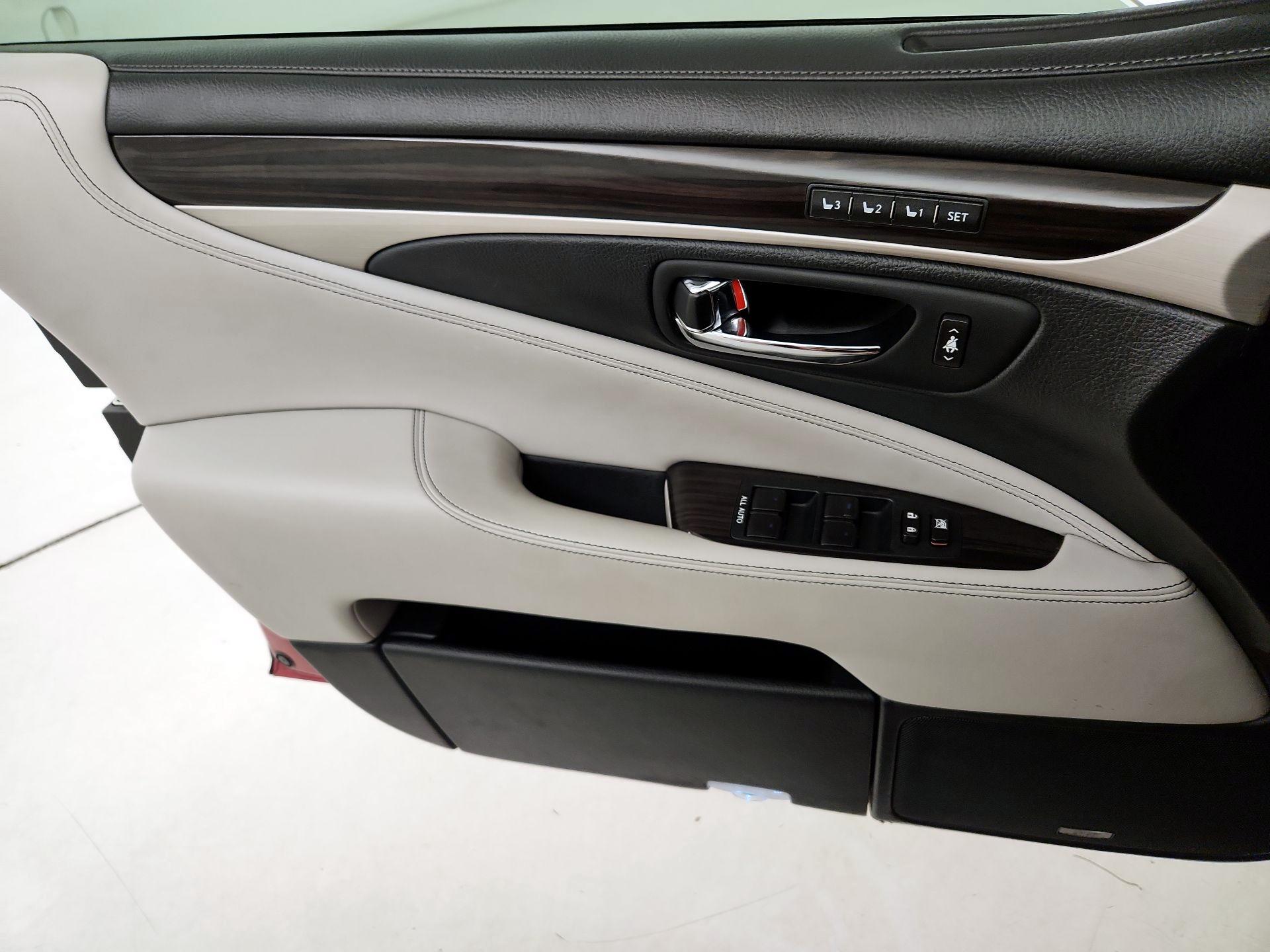 Thumbnail: 2014 Lexus LS - 12