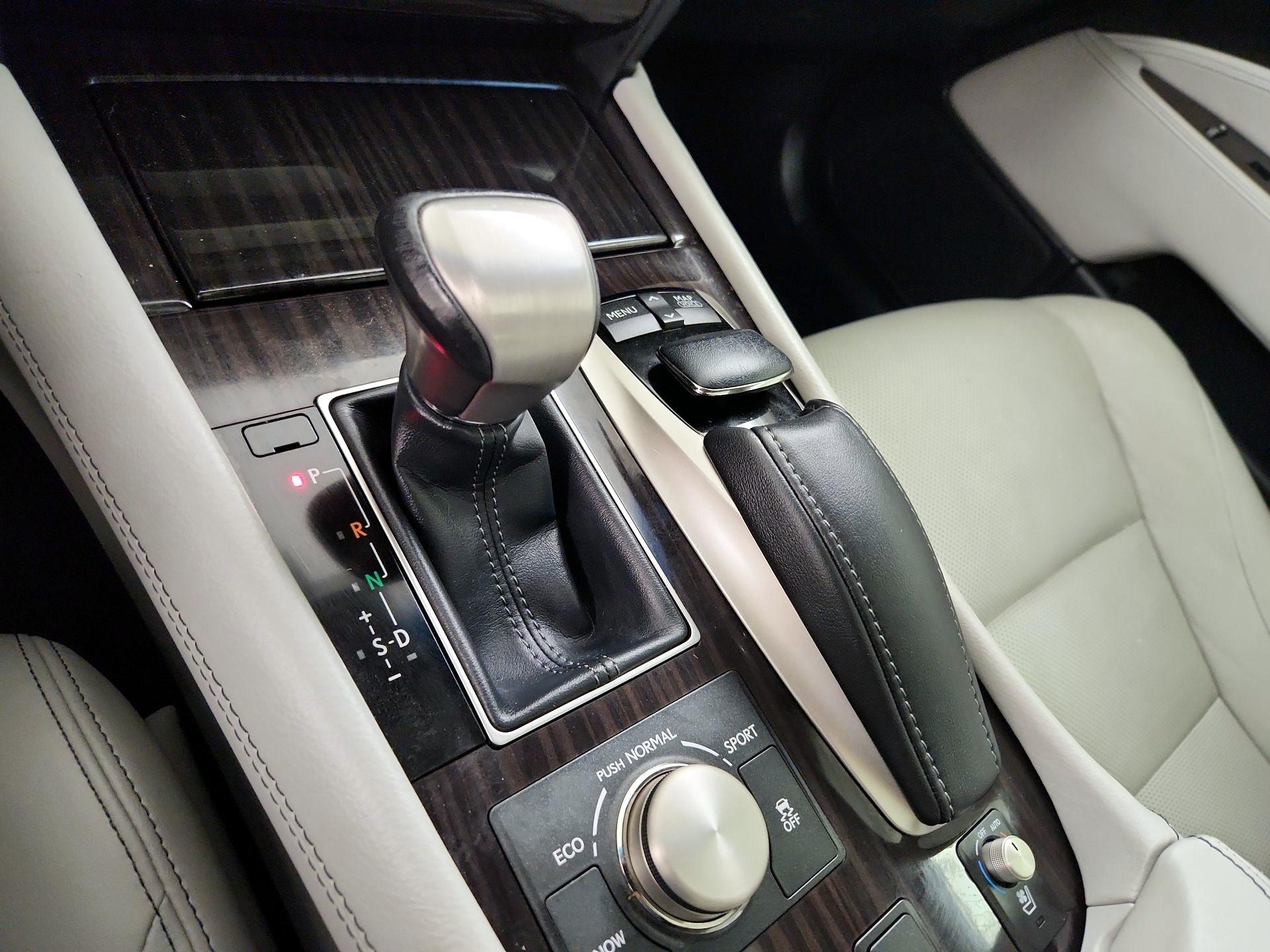 Thumbnail: 2014 Lexus LS - 18