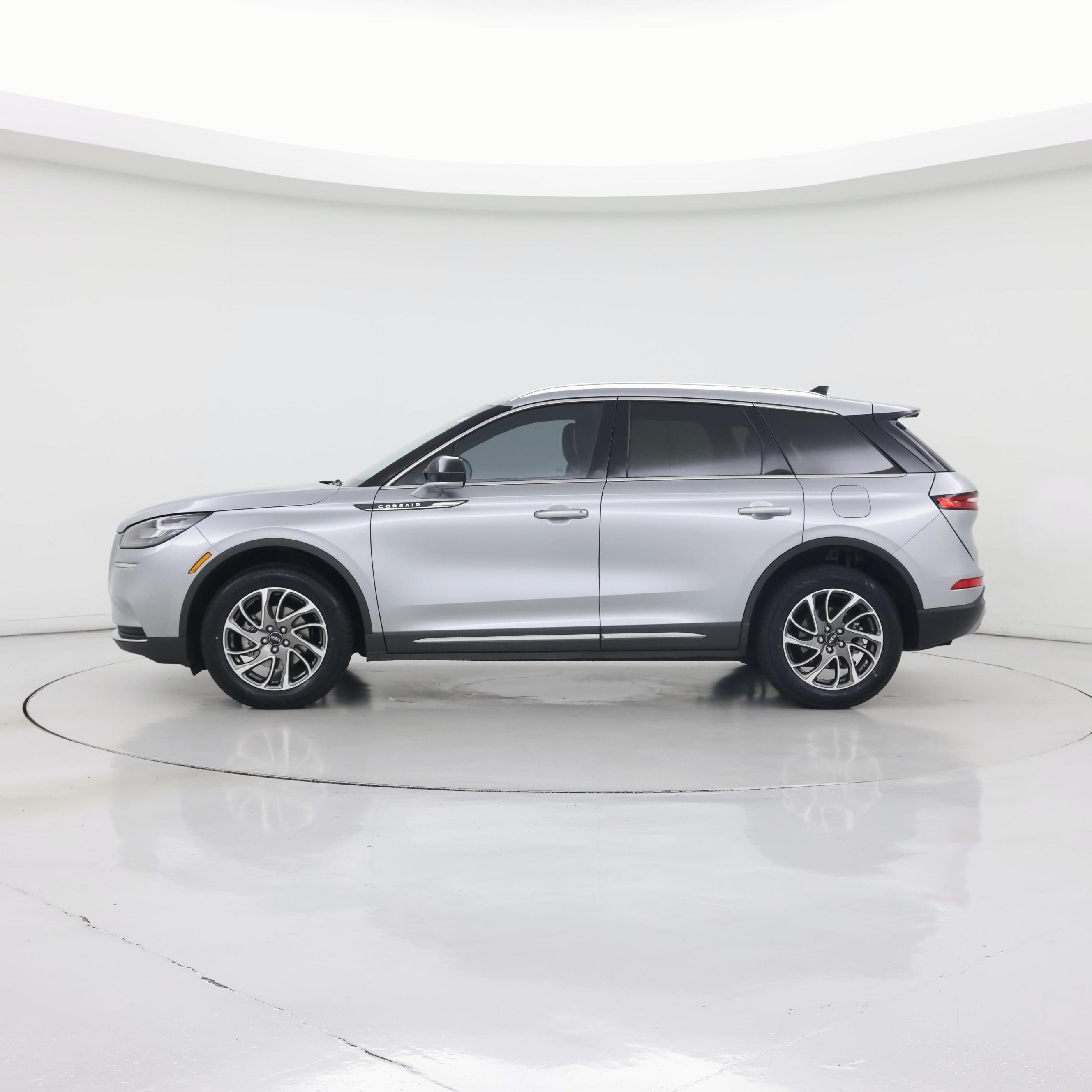 Thumbnail: 2022 Lincoln Corsair - 3