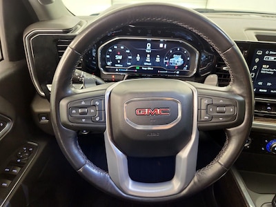 Steering Wheel & Instrument Cluster (On)