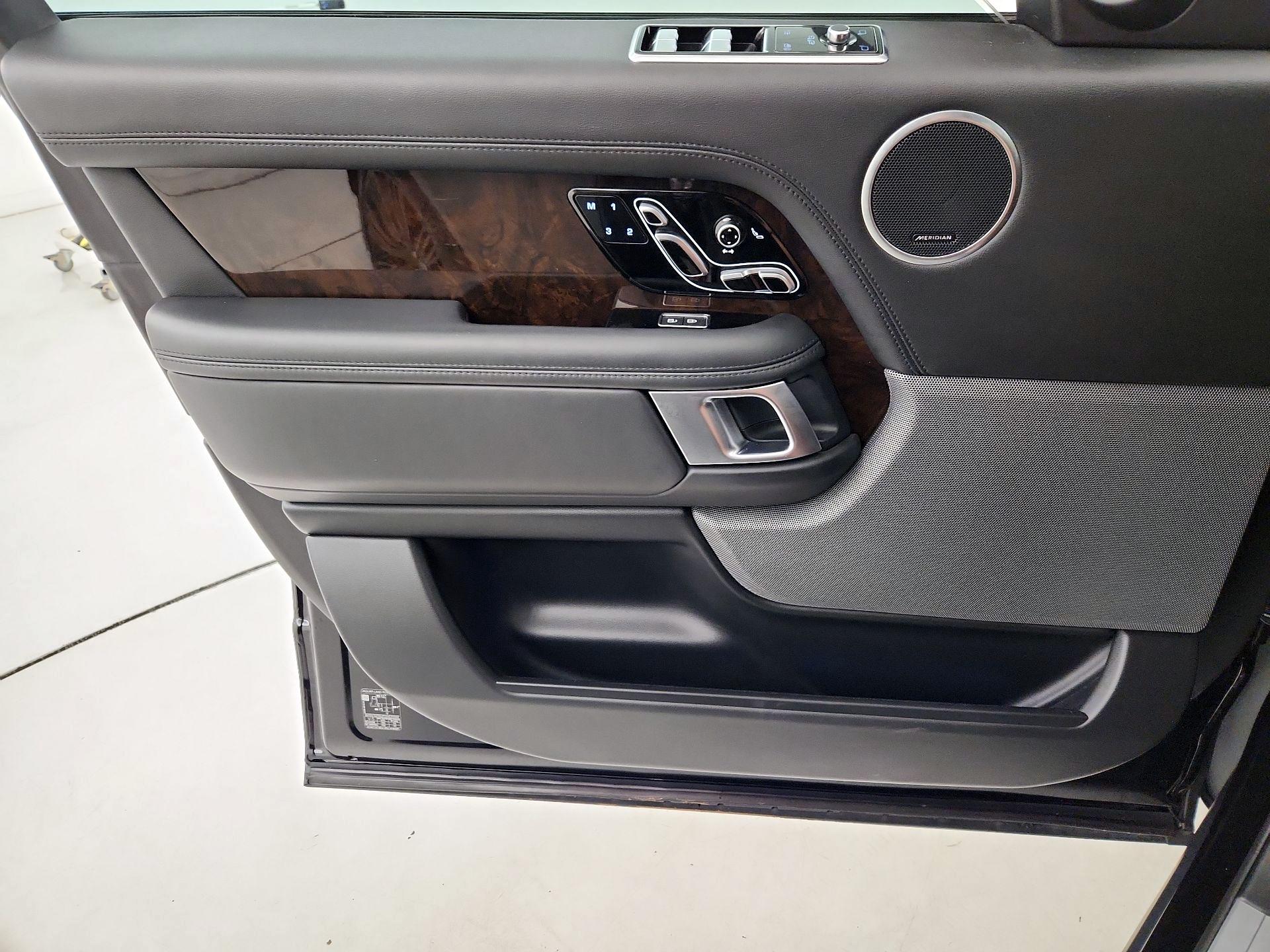 Thumbnail: 2022 Land Rover Range Rover - 12