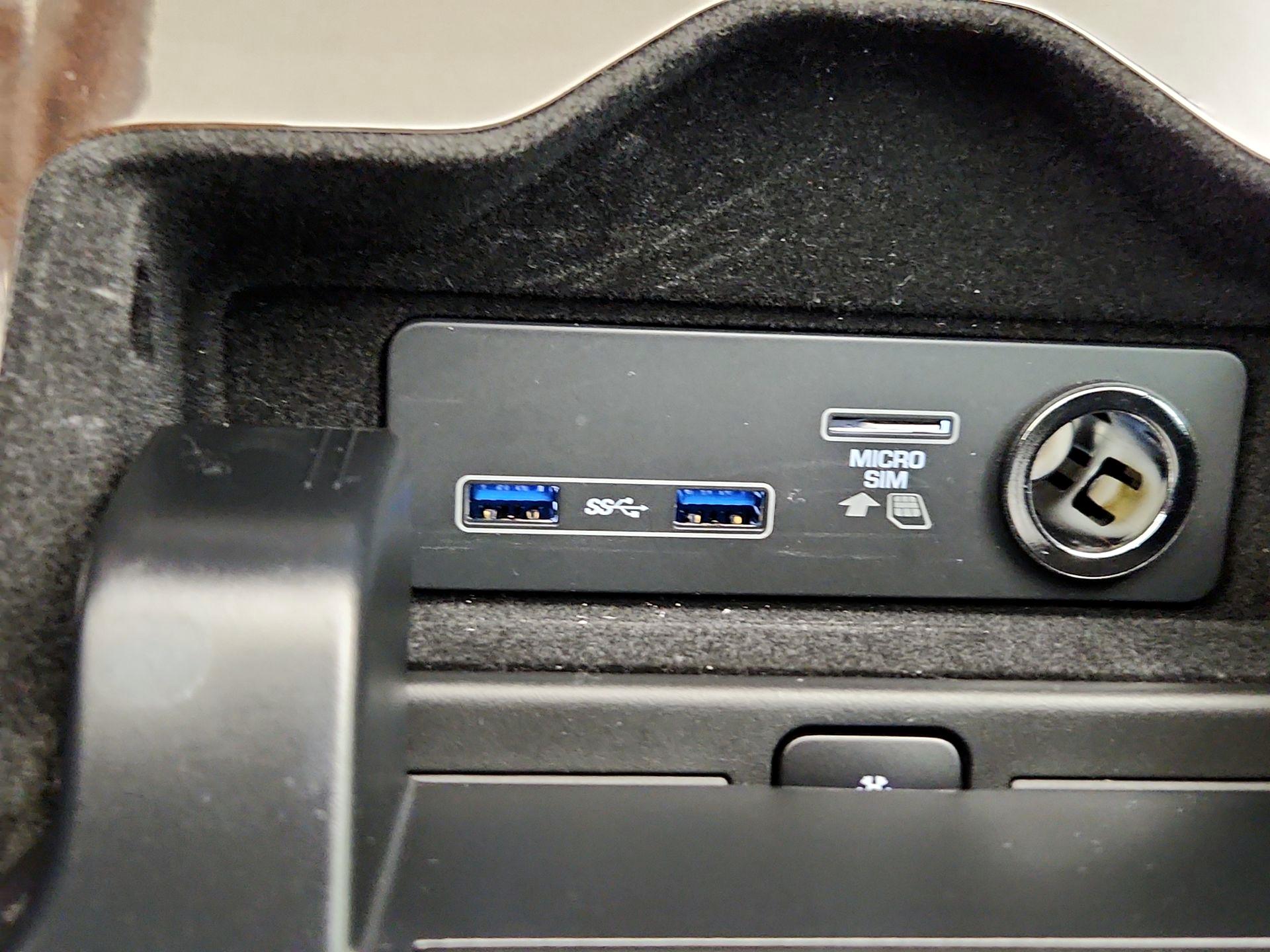 Thumbnail: 2022 Land Rover Range Rover - 18