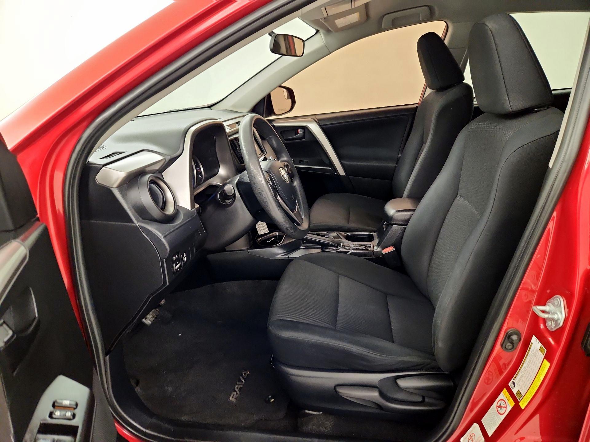 Thumbnail: 2016 Toyota RAV4 - 11