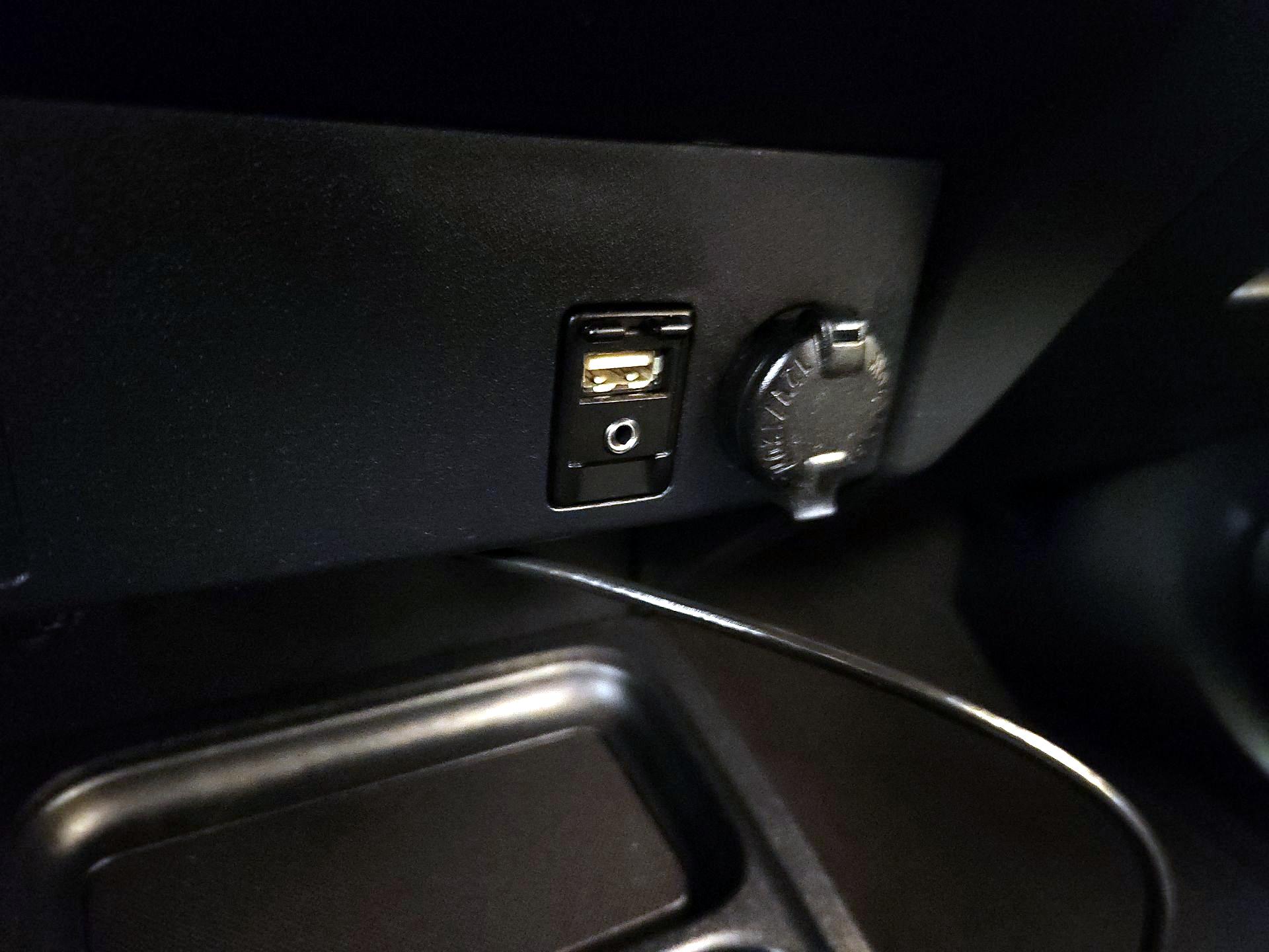 Thumbnail: 2016 Toyota RAV4 - 18