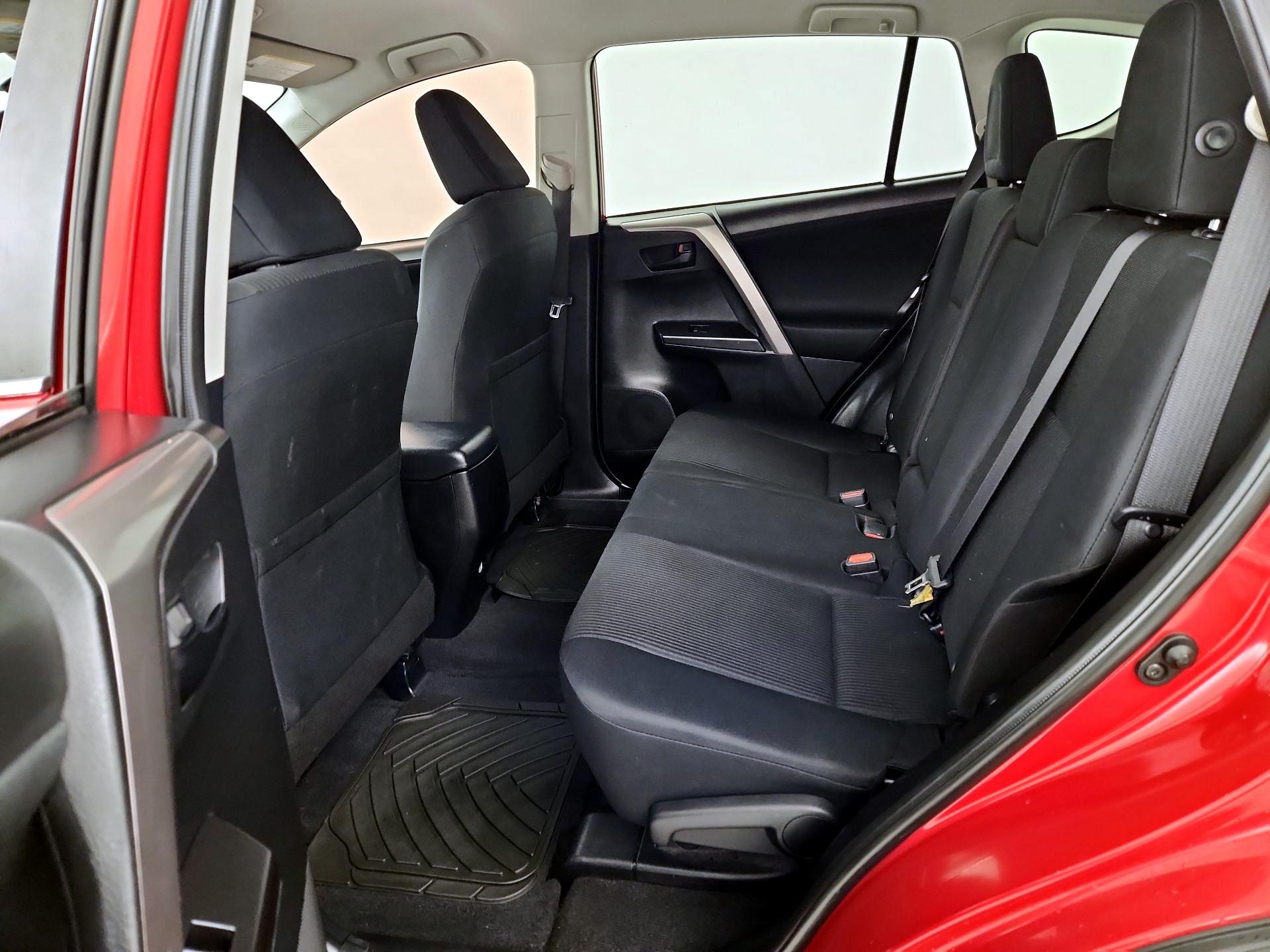 Thumbnail: 2016 Toyota RAV4 - 19