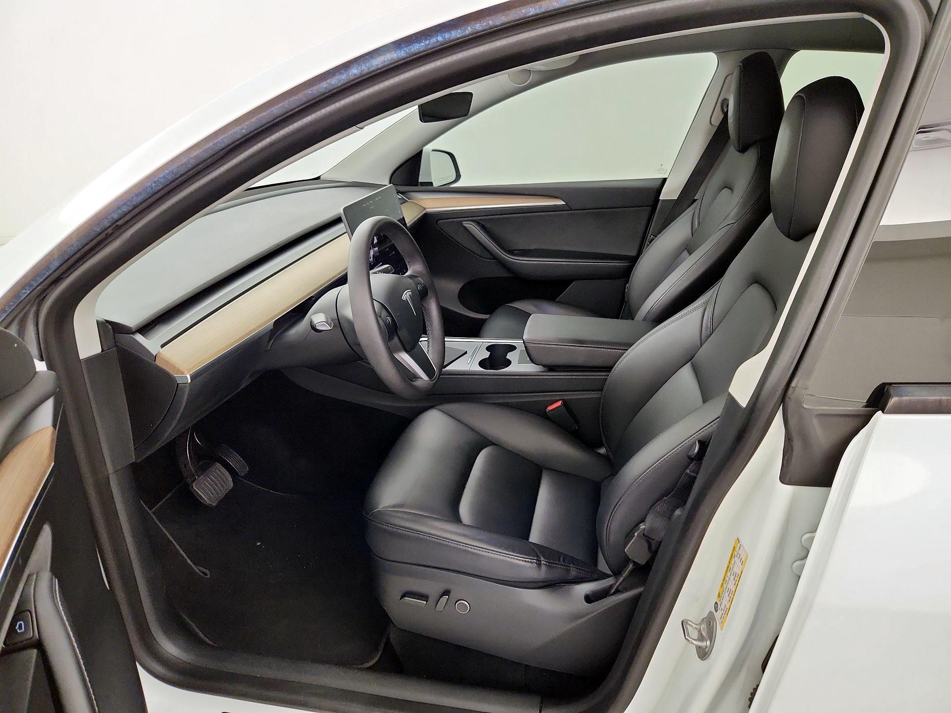 Thumbnail: 2023 Tesla Model Y - 11