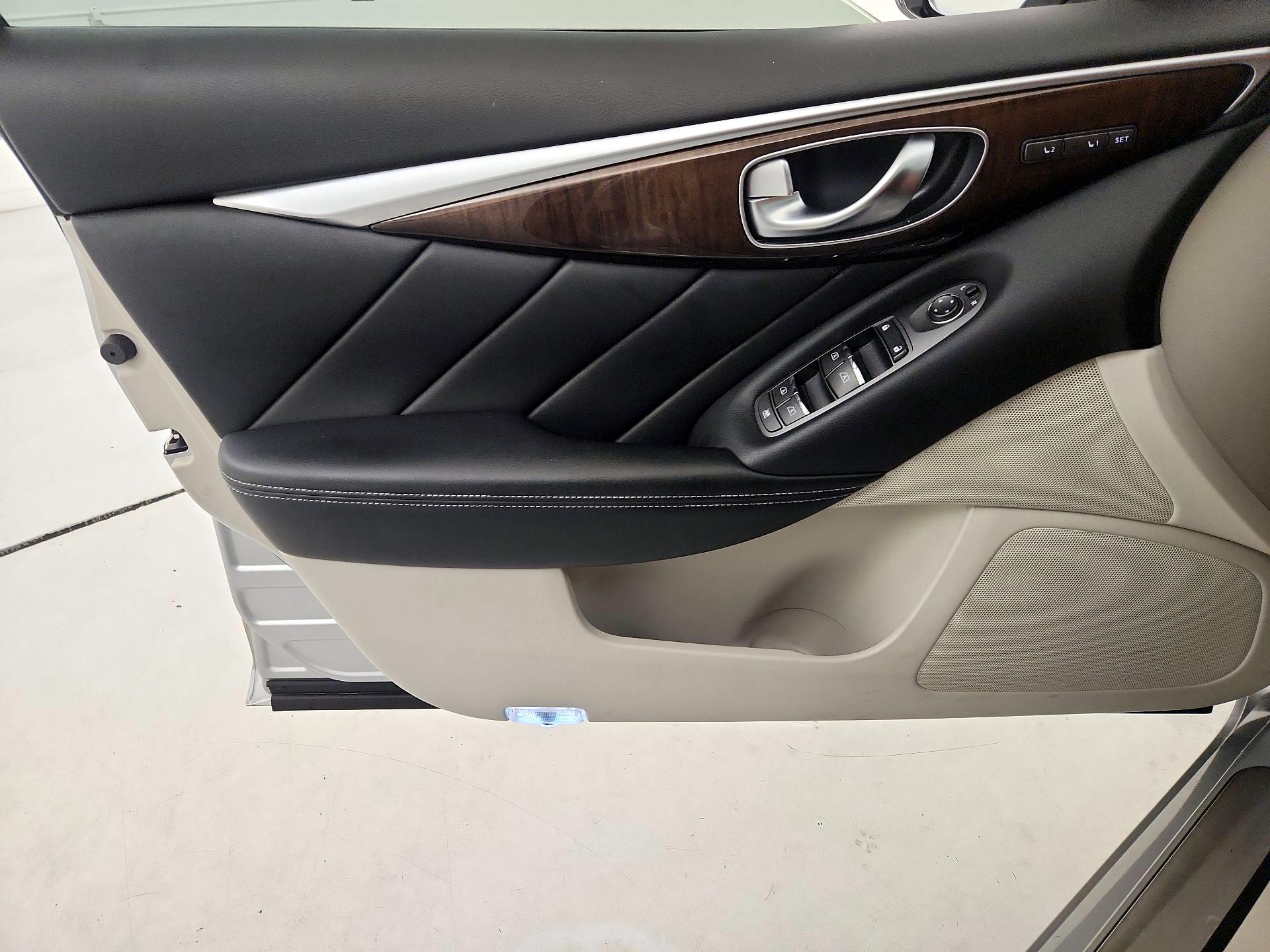 Thumbnail: 2015 INFINITI Q50 - 12
