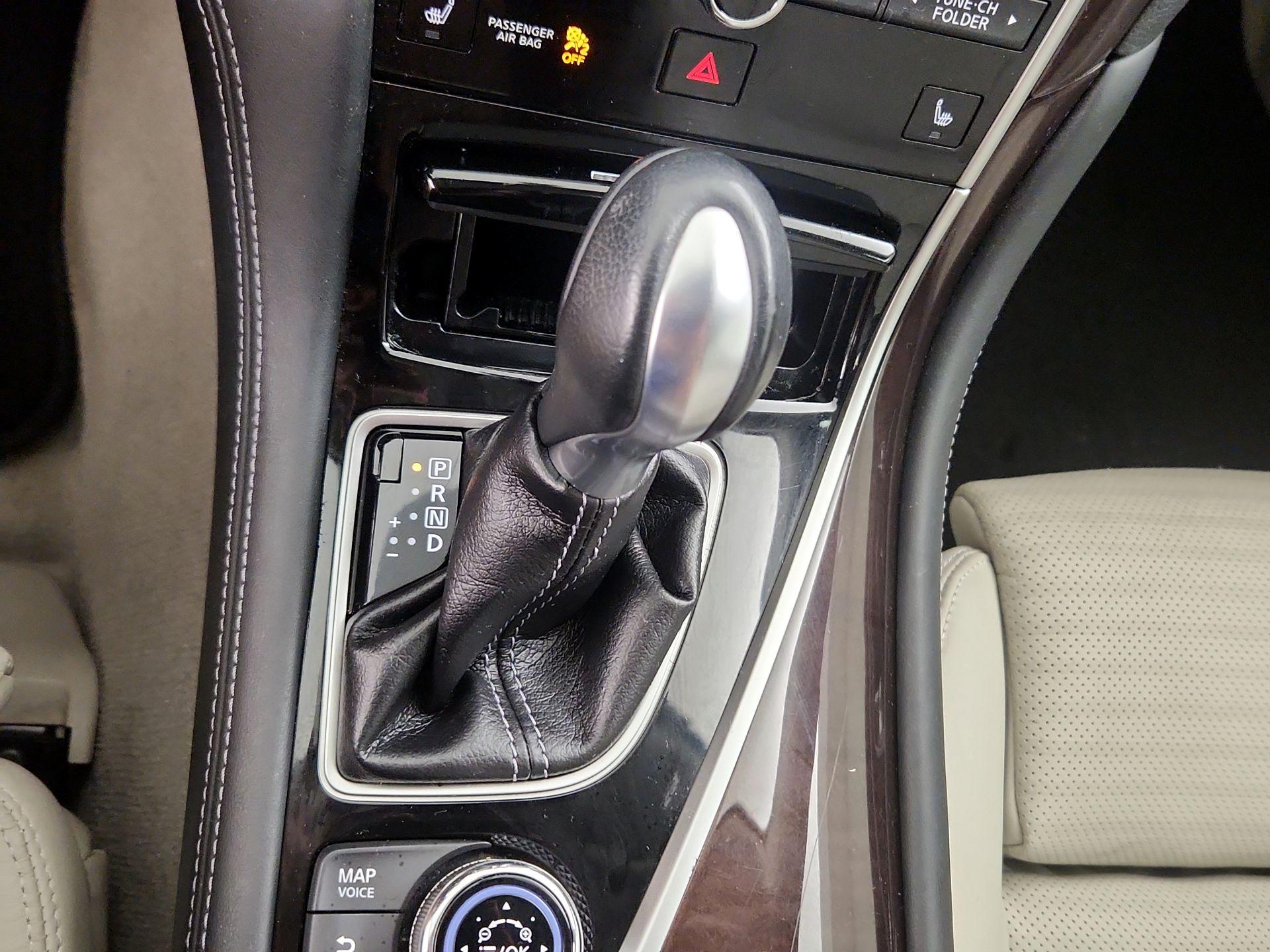 Thumbnail: 2015 INFINITI Q50 - 18