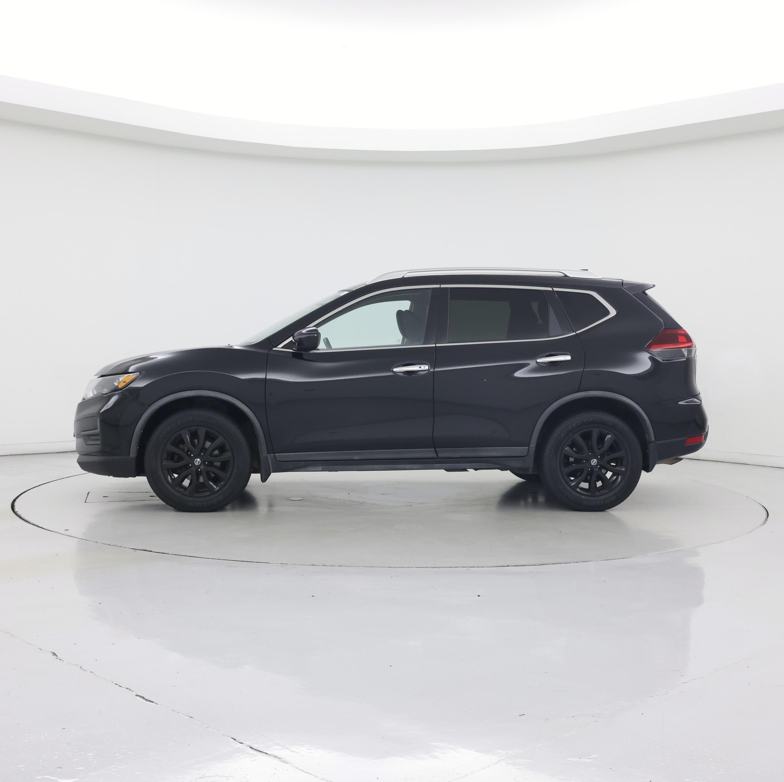 Thumbnail: 2018 Nissan Rogue - 3