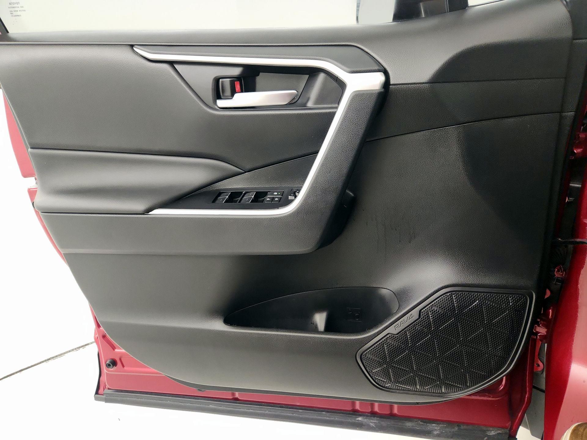 Thumbnail: 2025 Toyota RAV4 - 12