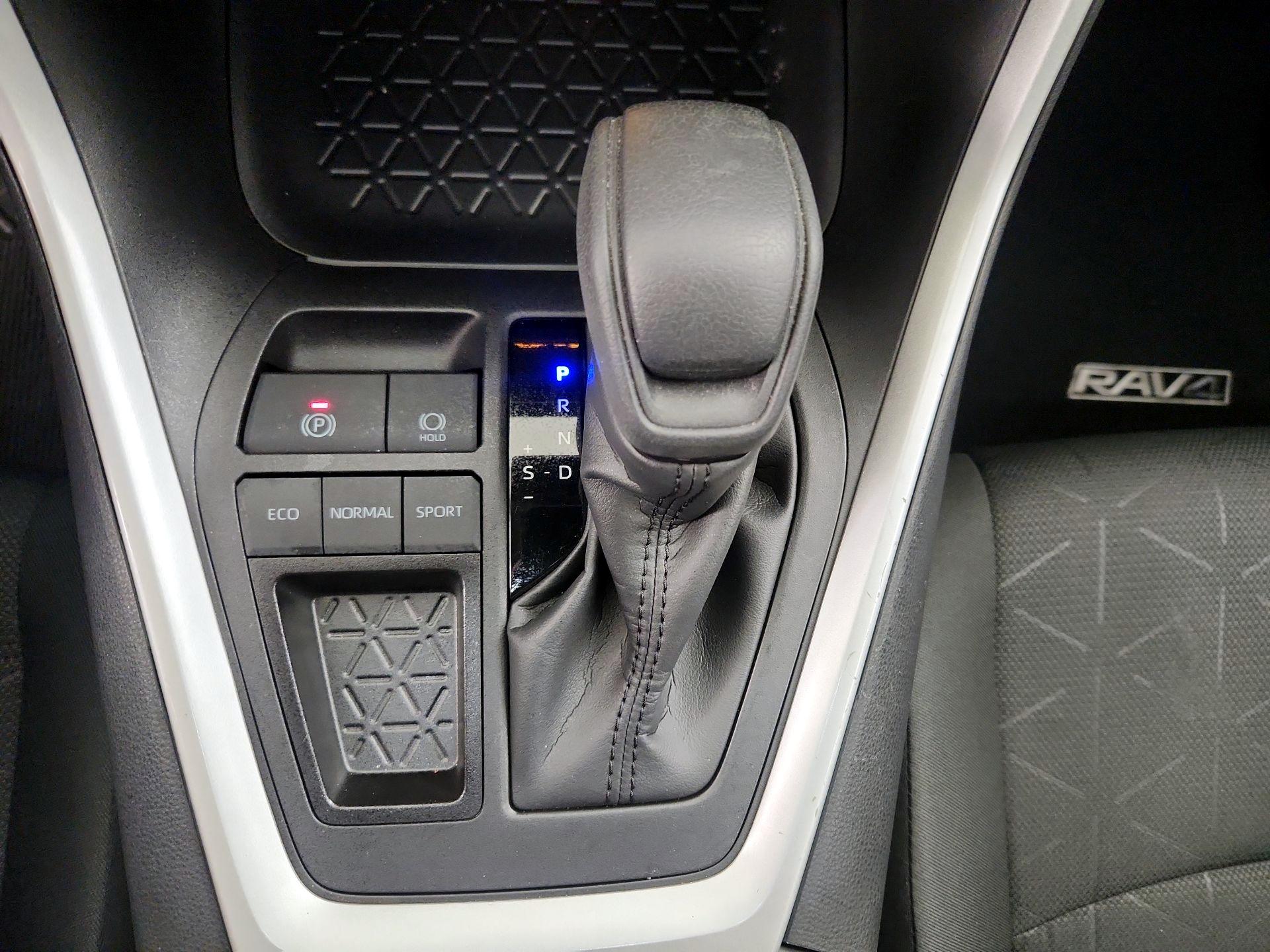 Thumbnail: 2025 Toyota RAV4 - 17