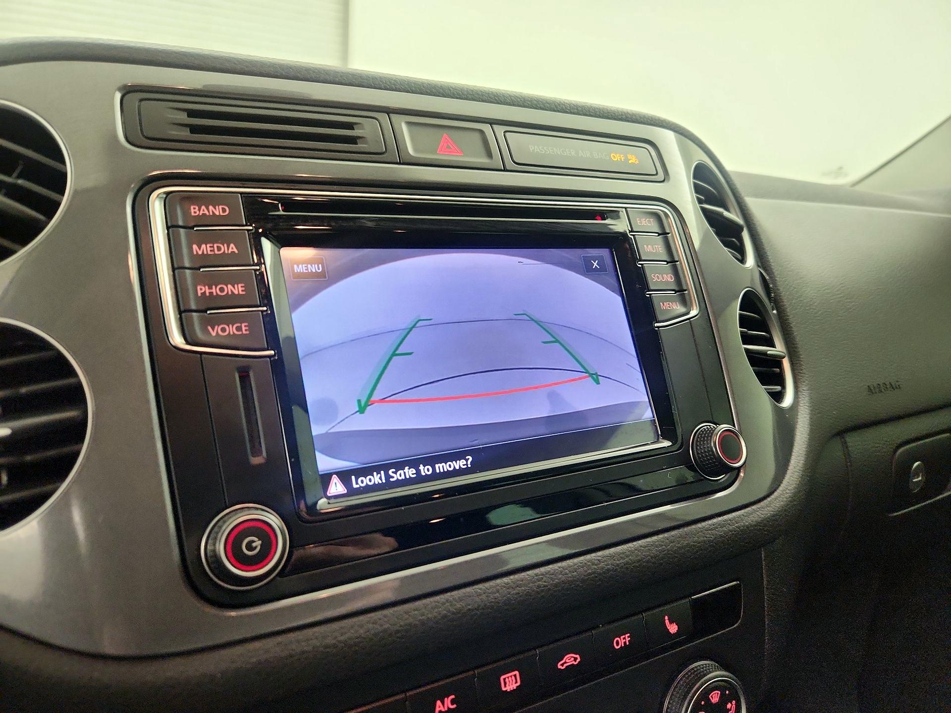 Thumbnail: 2017 Volkswagen Tiguan - 14