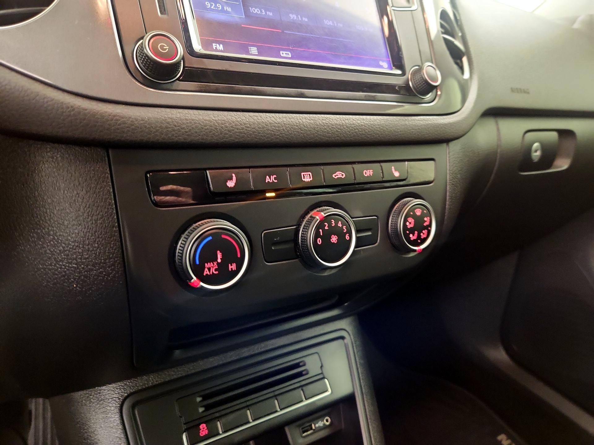 Thumbnail: 2017 Volkswagen Tiguan - 16