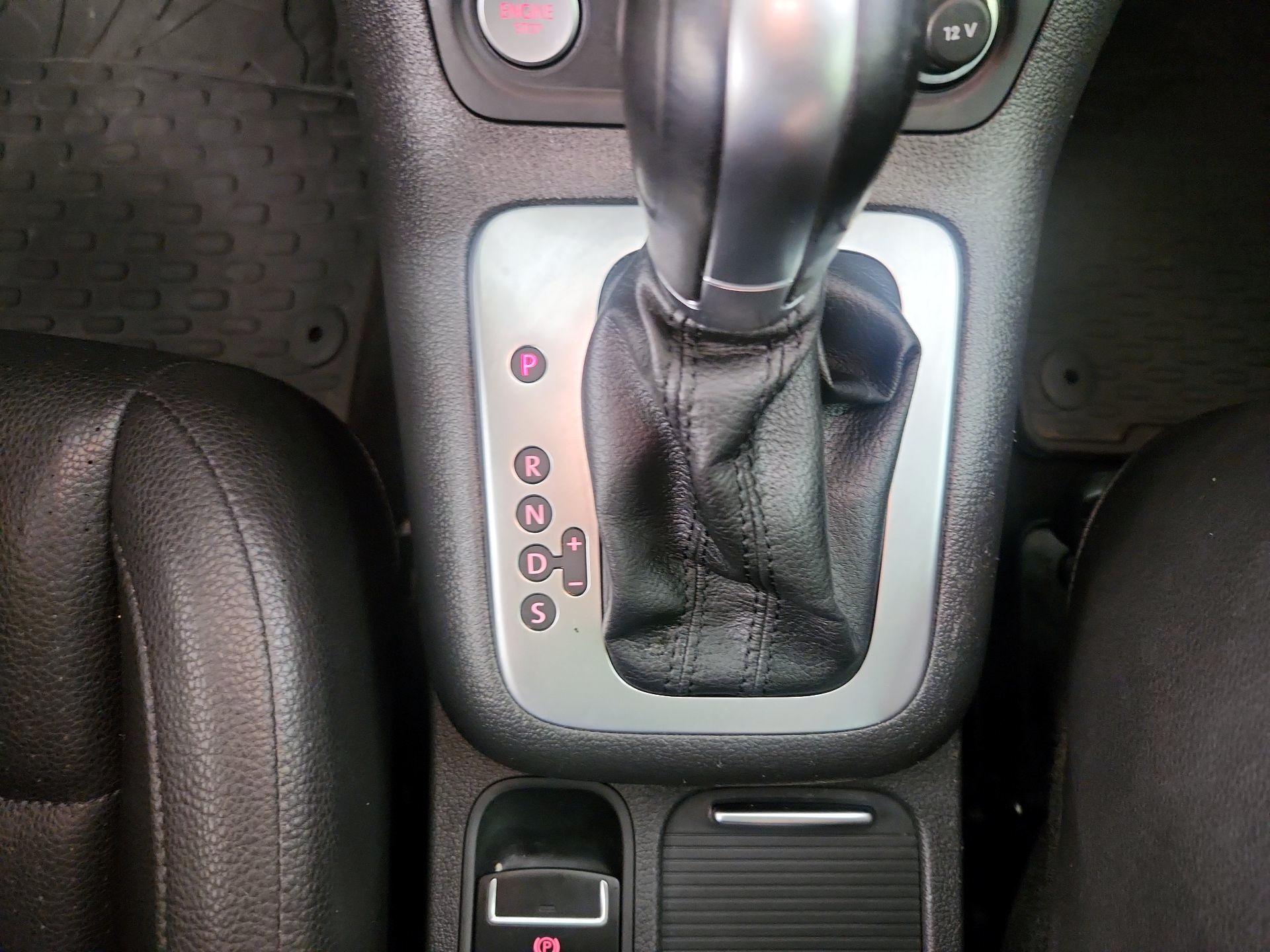 Thumbnail: 2017 Volkswagen Tiguan - 17