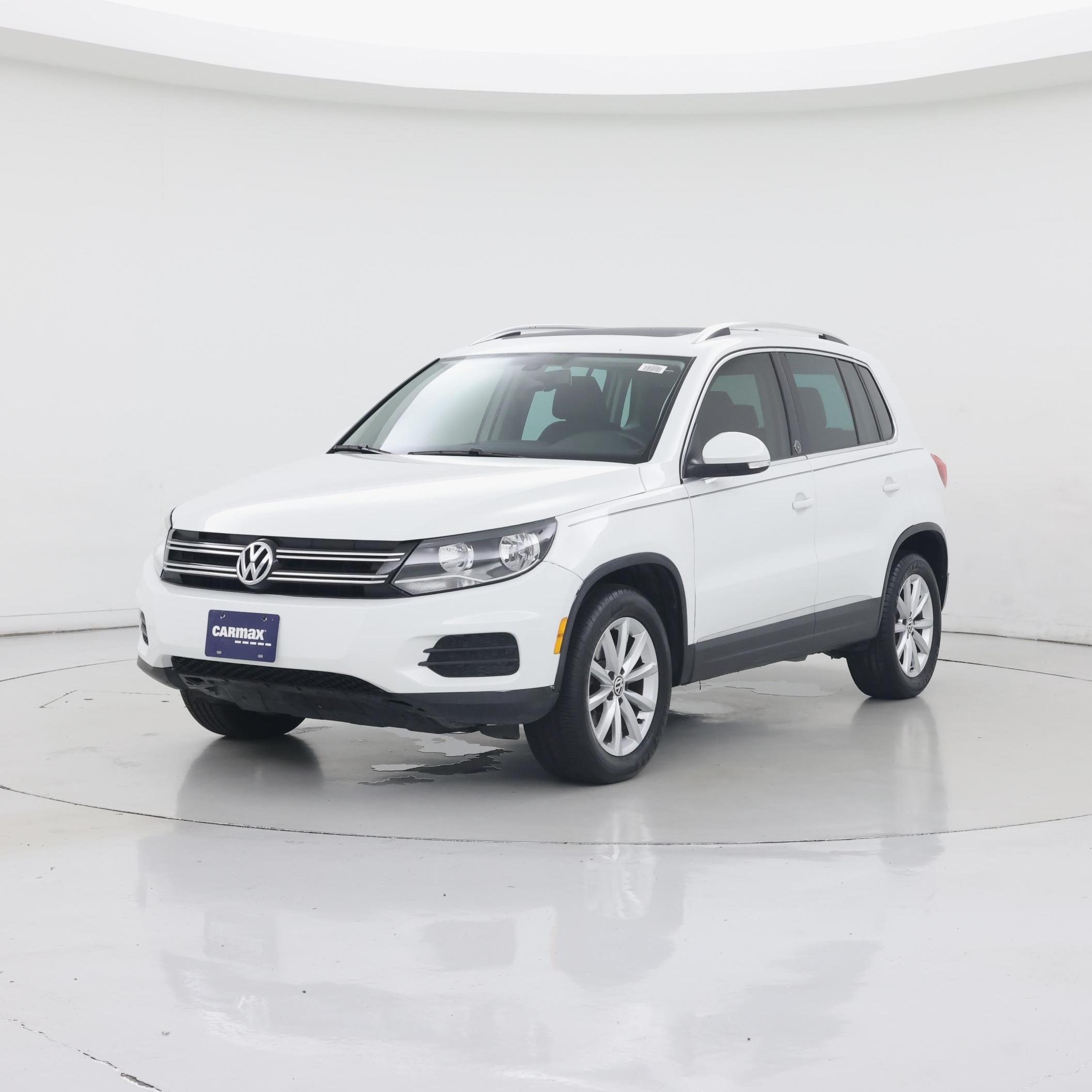 Thumbnail: 2017 Volkswagen Tiguan - 4