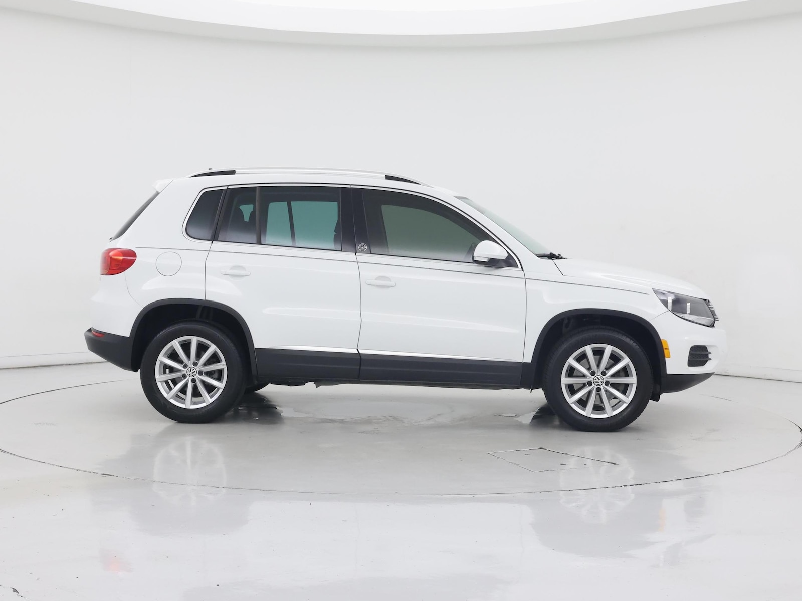 2017 Volkswagen Tiguan Wolfsburg Edition - Photo 8