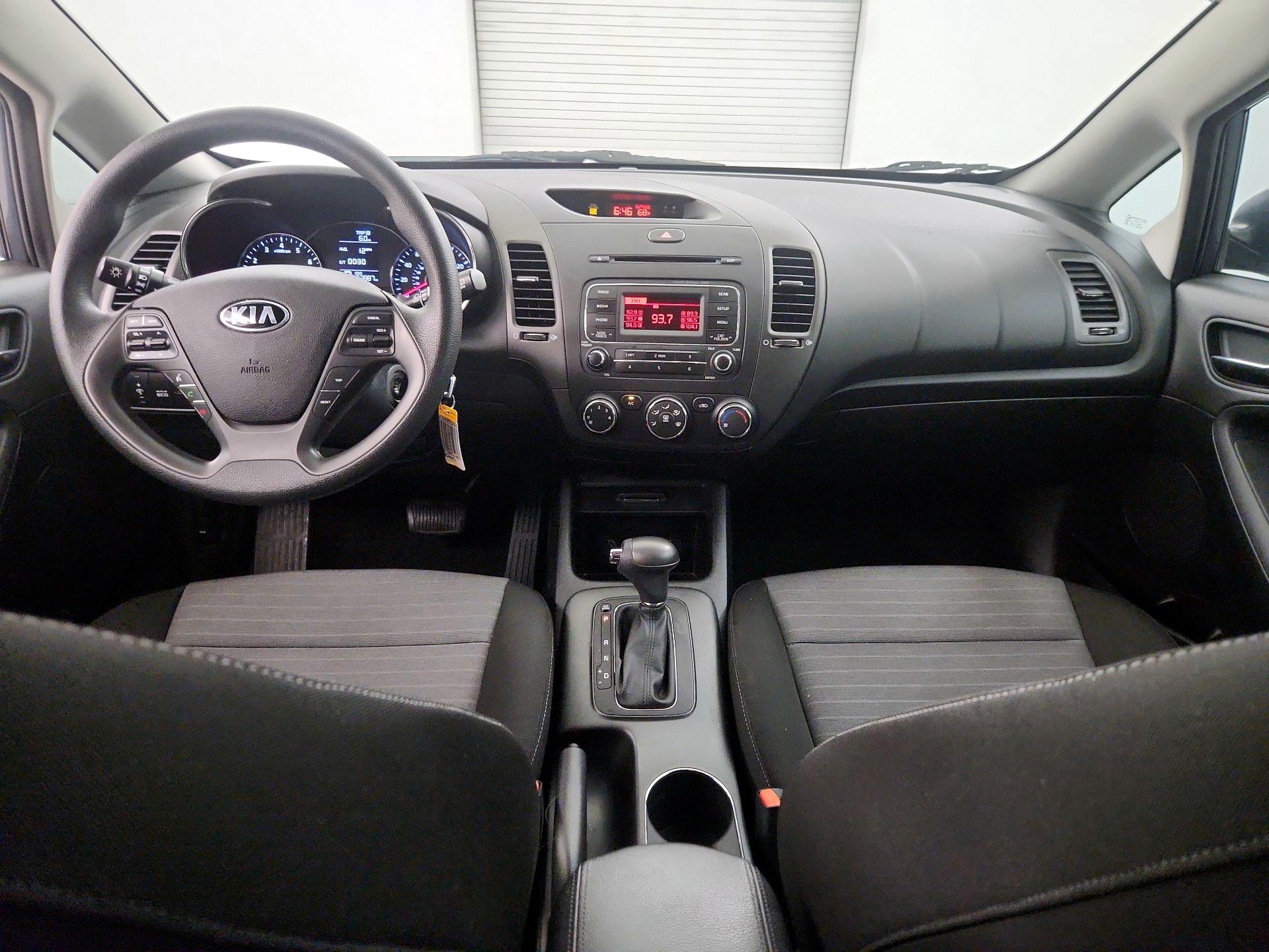 Thumbnail: 2016 Kia Forte - 9