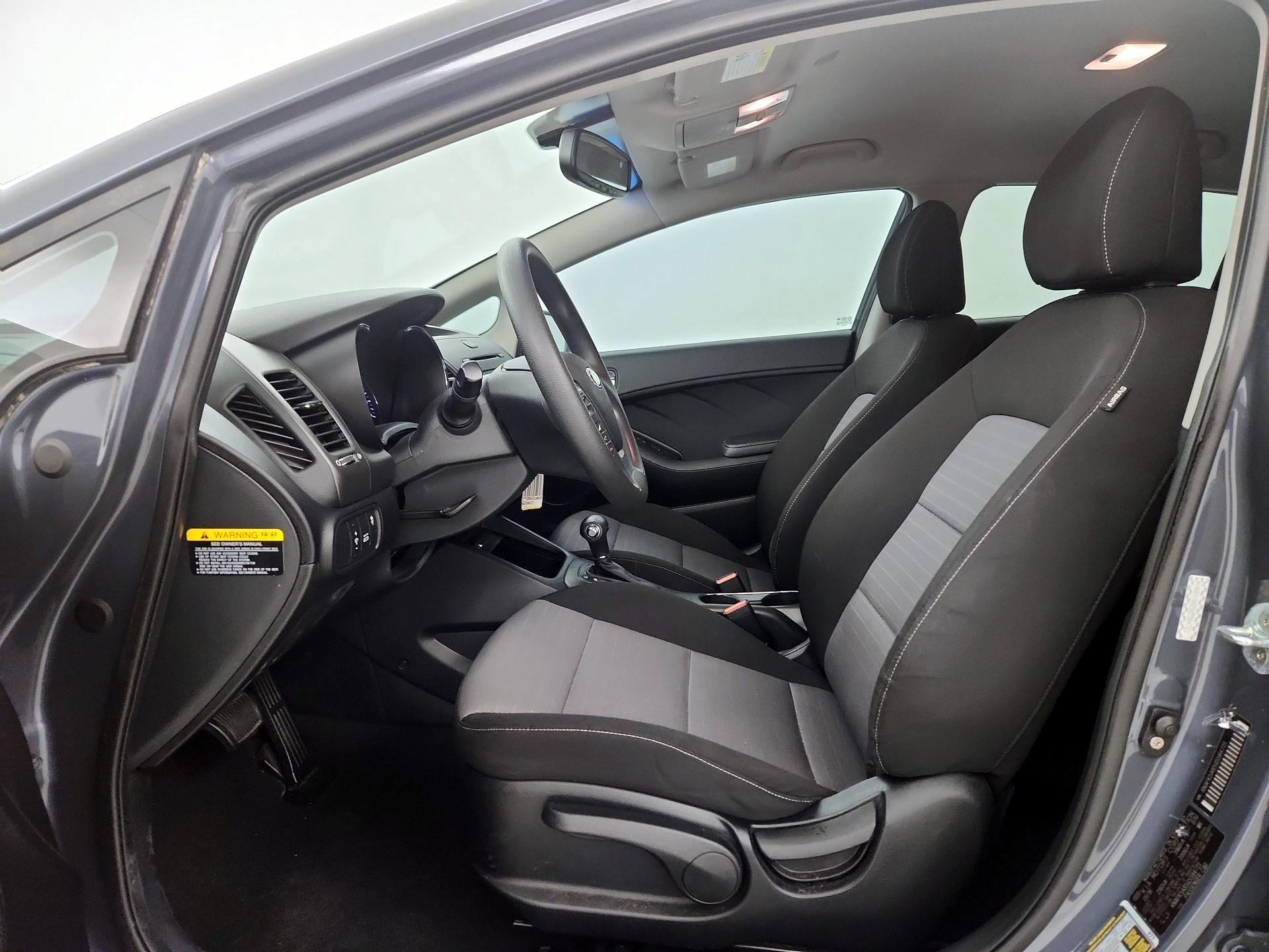 Thumbnail: 2016 Kia Forte - 11