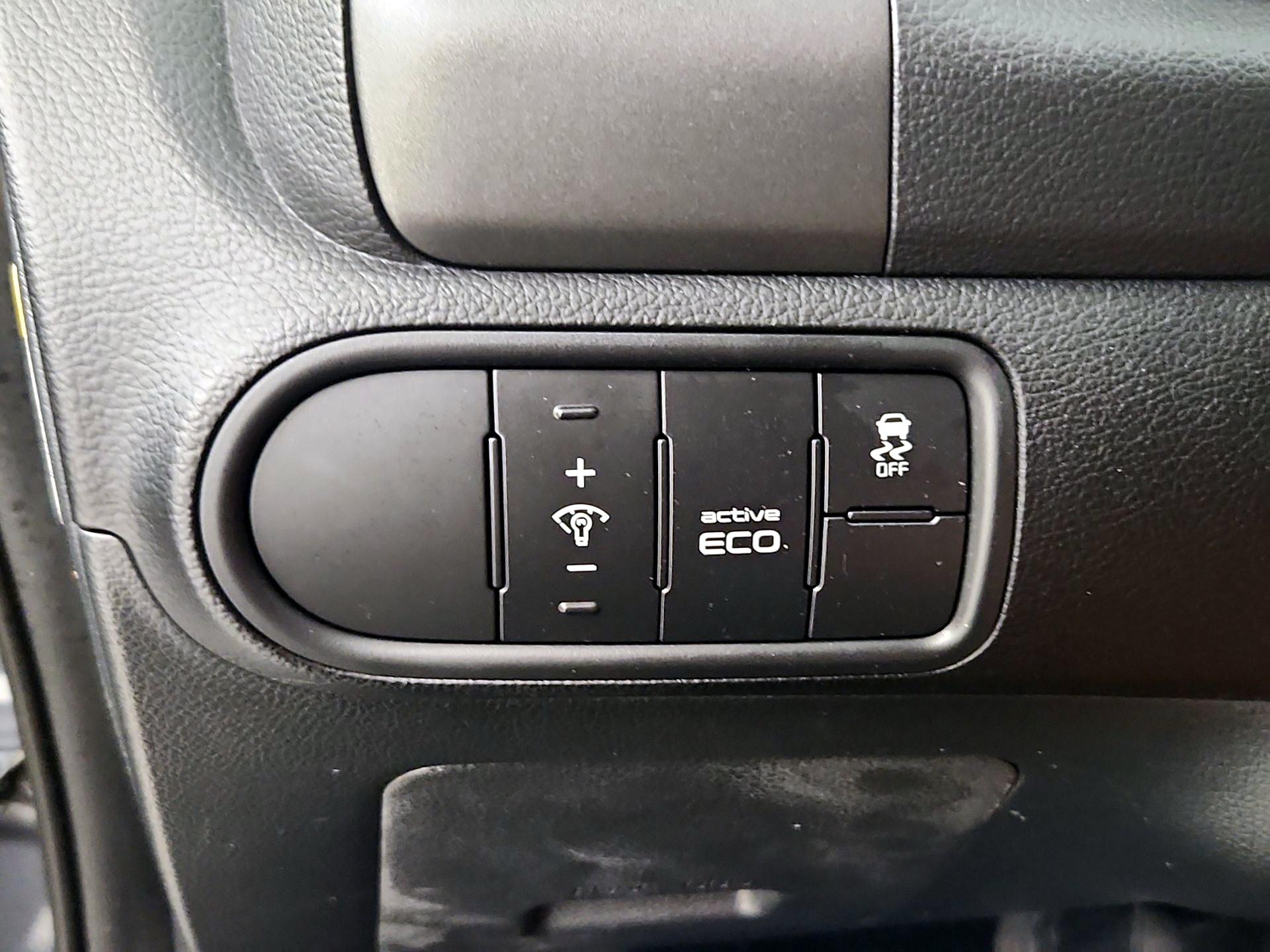 Thumbnail: 2016 Kia Forte - 13